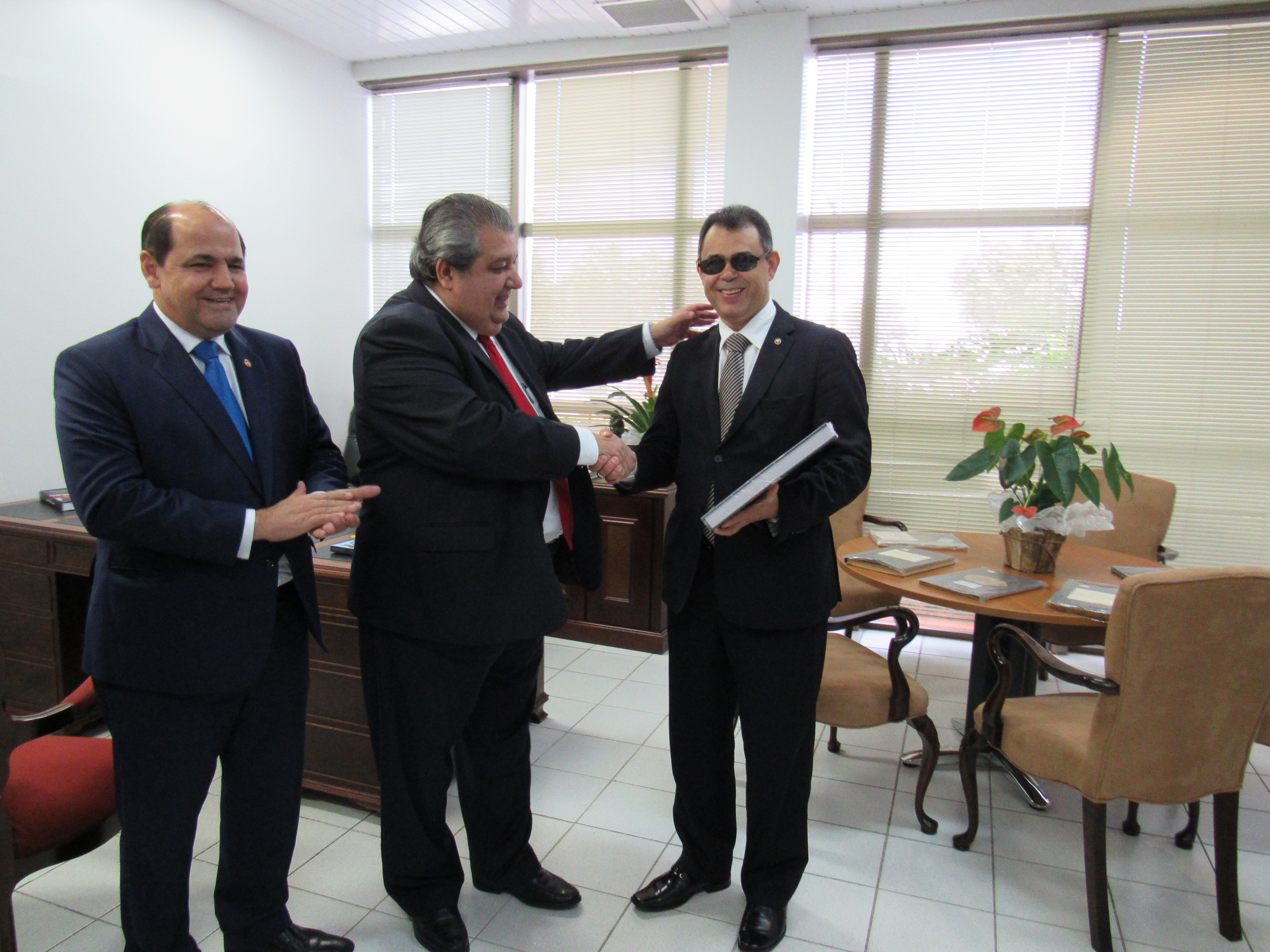 galeria/Visita do Procurador-Geral de Justiça do MPMA, LUIS GONZAGA MARTINS COELHO e do Conselheiro do CNMP, ANTÔNIO PEREIRA DUARTE ao Memorial do MPMT - 23/02/17