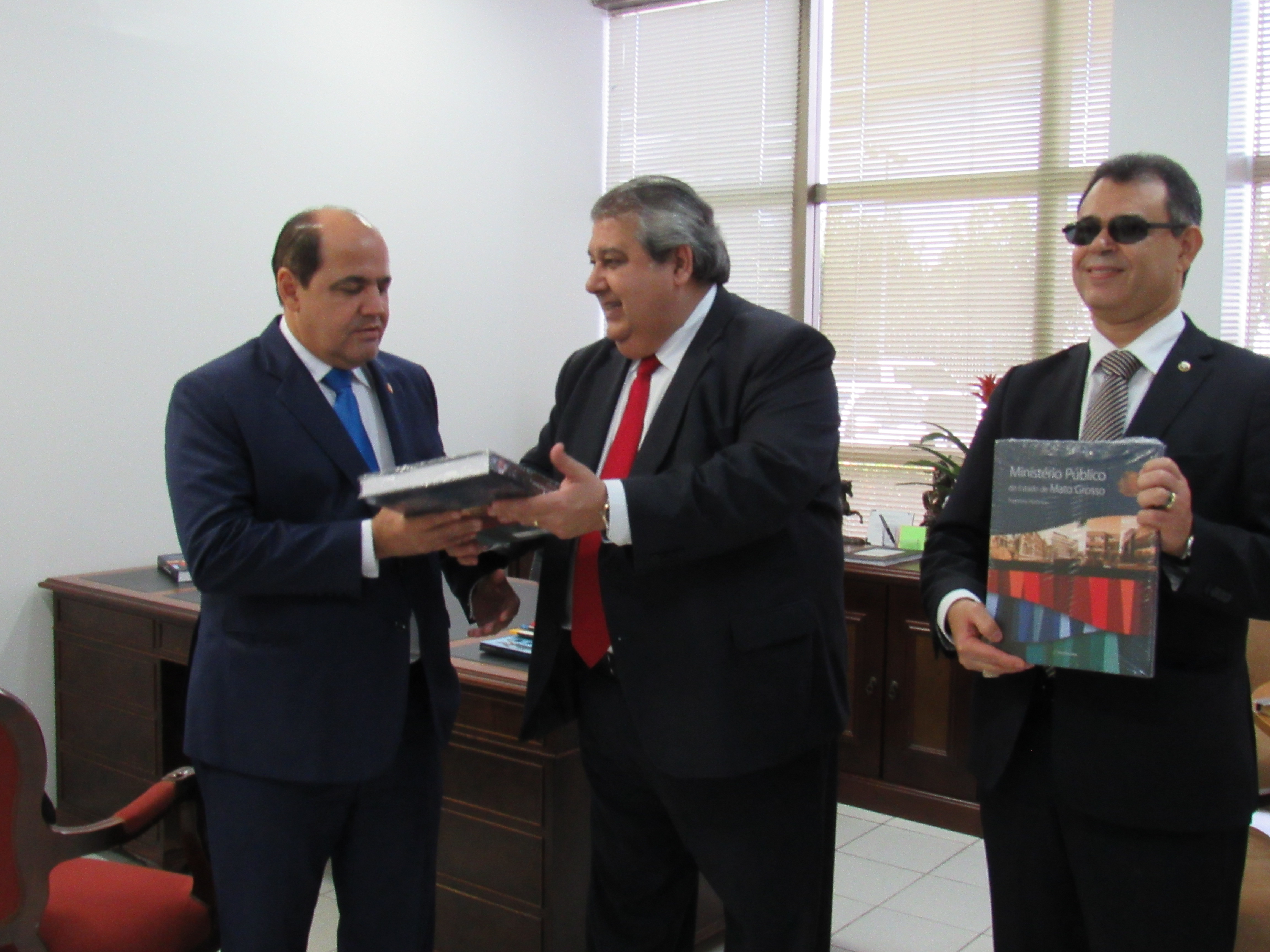 galeria/Visita do Procurador-Geral de Justiça do MPMA, LUIS GONZAGA MARTINS COELHO e do Conselheiro do CNMP, ANTÔNIO PEREIRA DUARTE ao Memorial do MPMT - 23/02/17