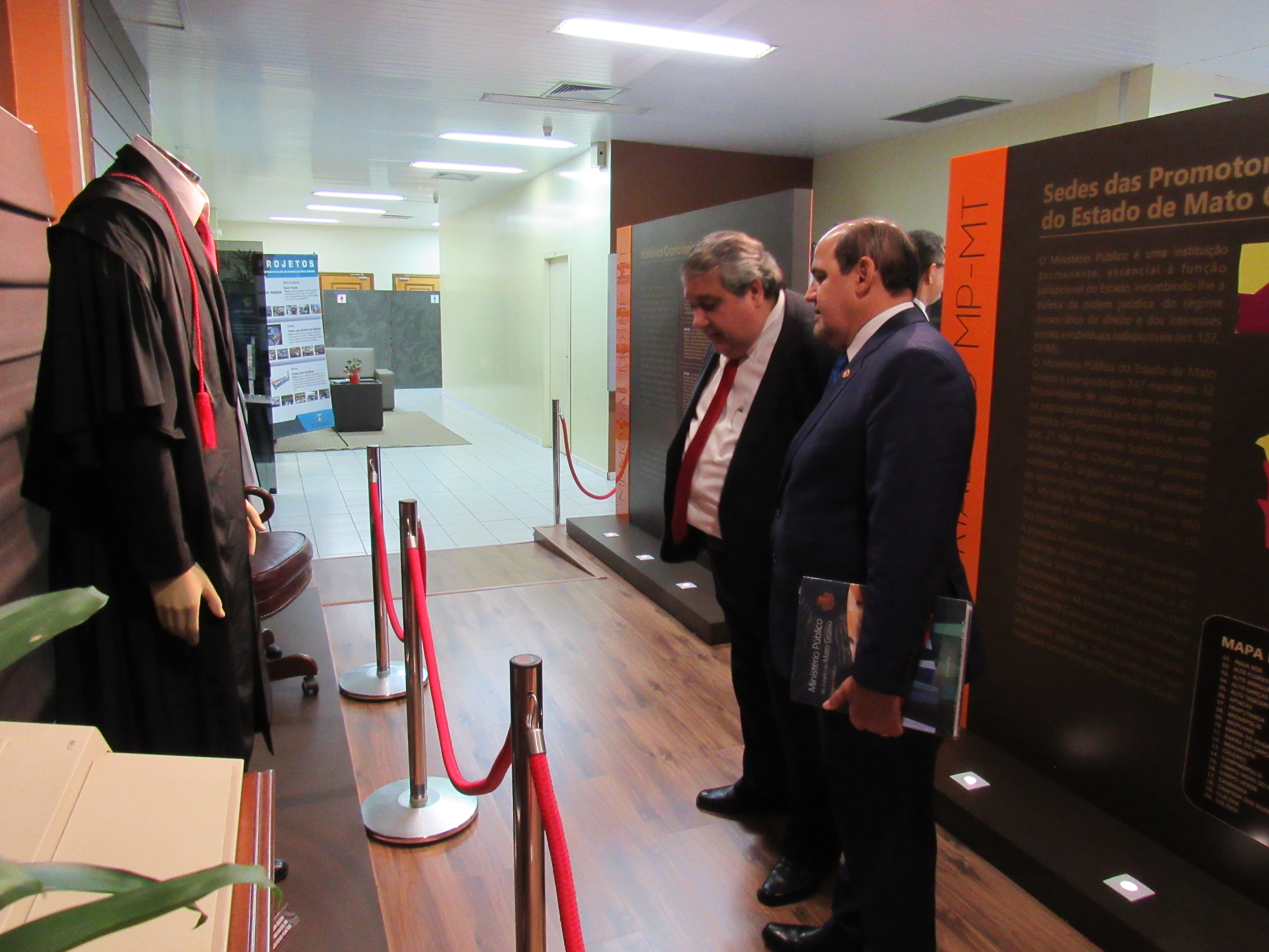 galeria/Visita do Procurador-Geral de Justiça do MPMA, LUIS GONZAGA MARTINS COELHO e do Conselheiro do CNMP, ANTÔNIO PEREIRA DUARTE ao Memorial do MPMT - 23/02/17