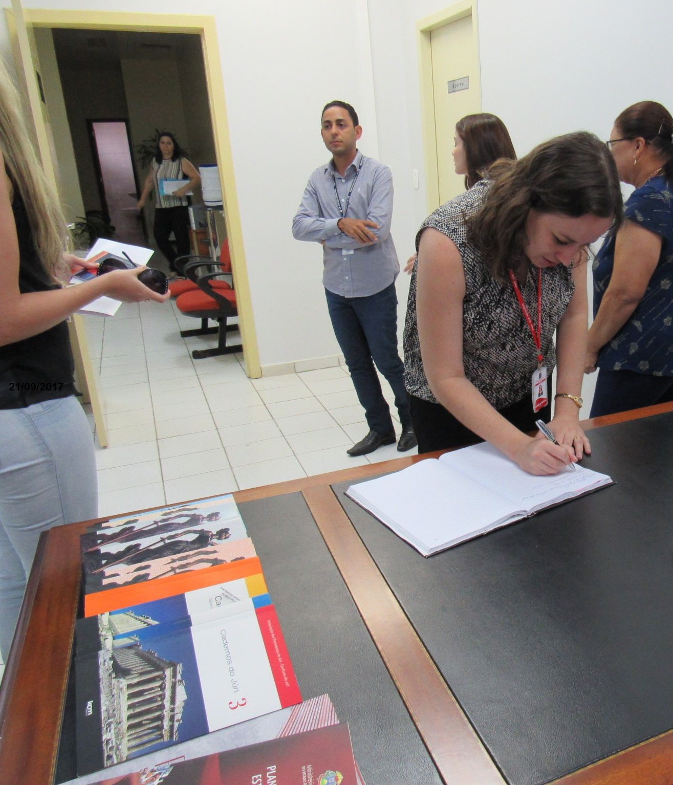 galeria/VISITA DA COMISSÃO DE SERVIDORES DO MPT-PRT-23ª REGIÃO AO MEMORIAL DO MPMT E A GERÊNCIA DE DOCUMENTAÇÃO E ARQUIVO - 21/09/2017