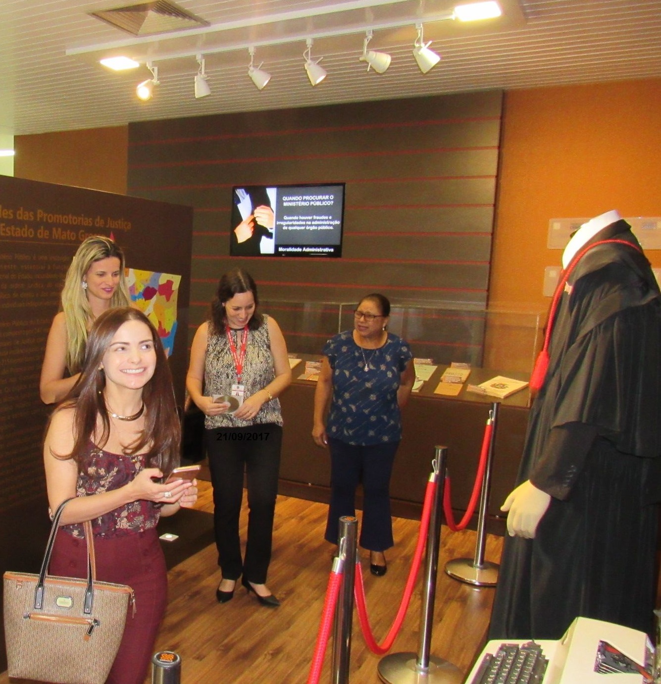 galeria/VISITA DA COMISSÃO DE SERVIDORES DO MPT-PRT-23ª REGIÃO AO MEMORIAL DO MPMT E A GERÊNCIA DE DOCUMENTAÇÃO E ARQUIVO - 21/09/2017