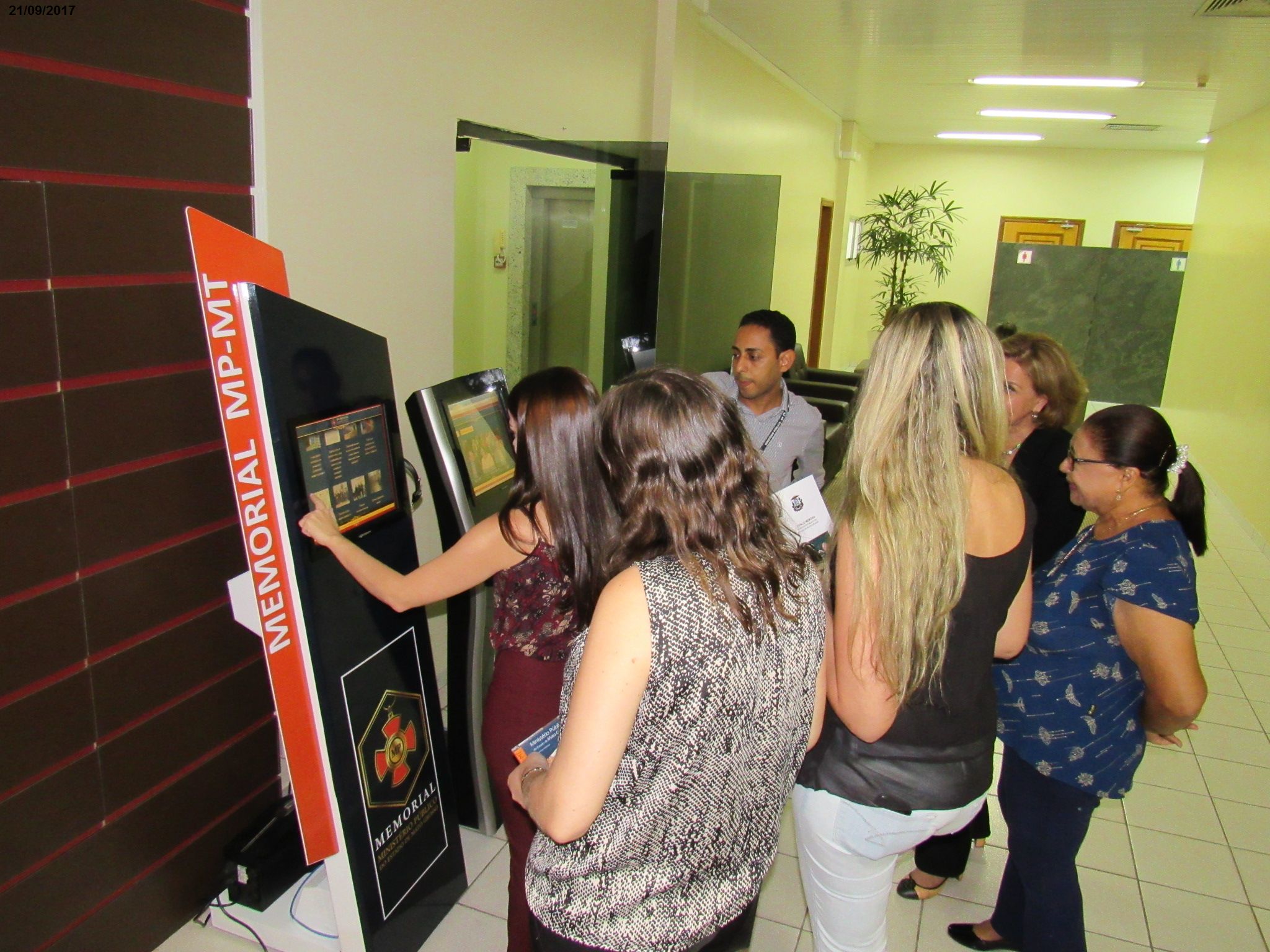 galeria/VISITA DA COMISSÃO DE SERVIDORES DO MPT-PRT-23ª REGIÃO AO MEMORIAL DO MPMT E A GERÊNCIA DE DOCUMENTAÇÃO E ARQUIVO - 21/09/2017