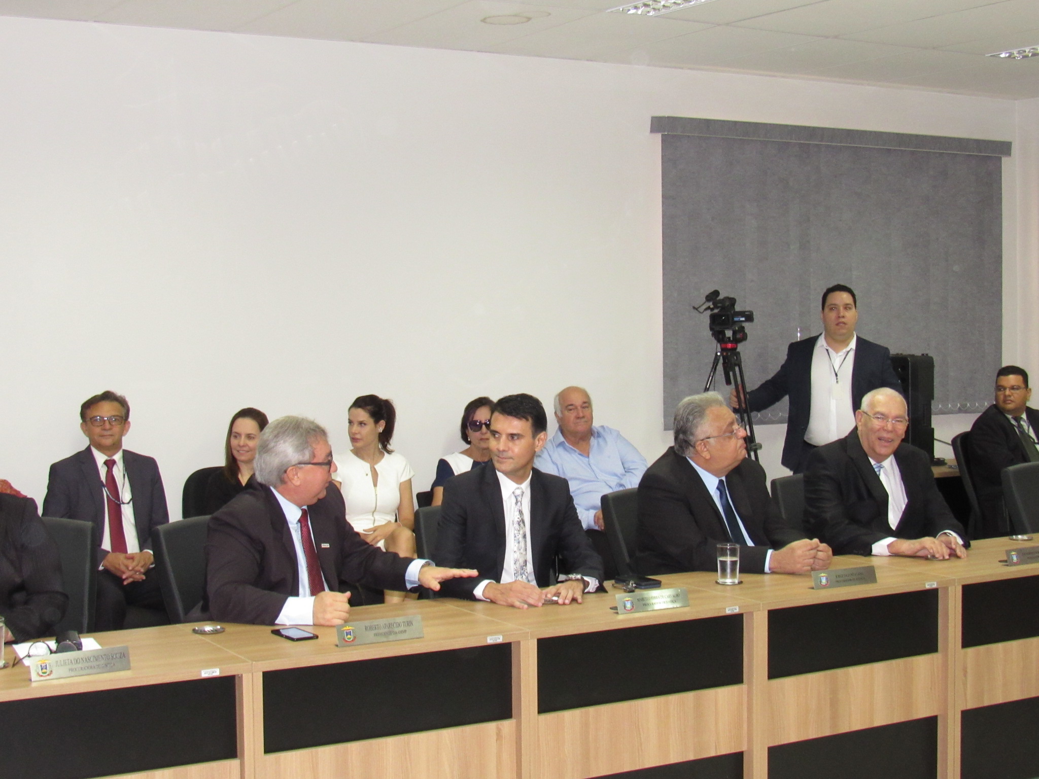 galeria/POSSE DOS PROMOTORES DE JUSTIÇA MARCELO FERRA DE CARVALHO, JORGE DA COSTA LANA E JOSÉ NOBERTO DE MEDEIROS JÚNIOR NO CARGO DE PROCURADOR DE JUSTIÇA - 05/10/2017