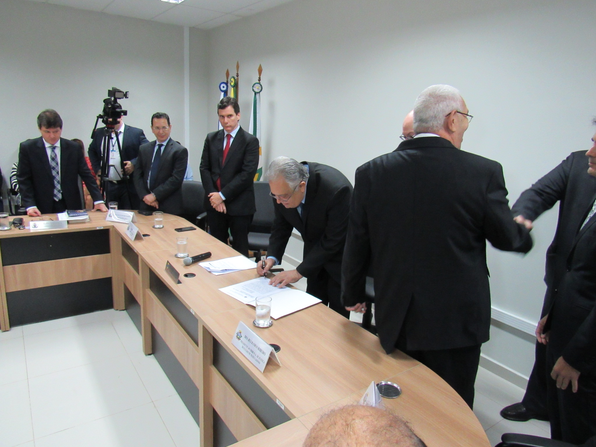 galeria/POSSE DOS PROMOTORES DE JUSTIÇA MARCELO FERRA DE CARVALHO, JORGE DA COSTA LANA E JOSÉ NOBERTO DE MEDEIROS JÚNIOR NO CARGO DE PROCURADOR DE JUSTIÇA - 05/10/2017