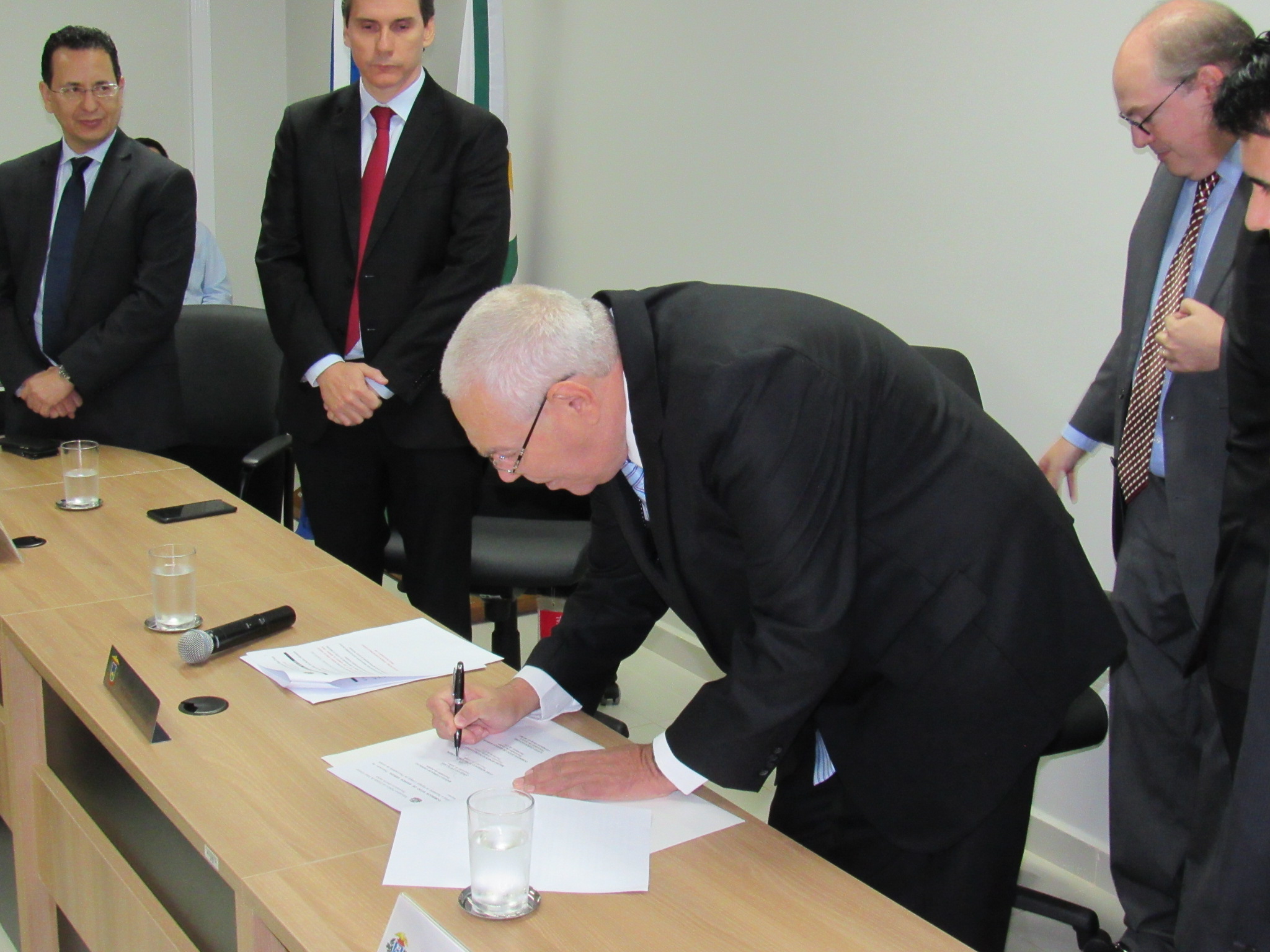 galeria/POSSE DOS PROMOTORES DE JUSTIÇA MARCELO FERRA DE CARVALHO, JORGE DA COSTA LANA E JOSÉ NOBERTO DE MEDEIROS JÚNIOR NO CARGO DE PROCURADOR DE JUSTIÇA - 05/10/2017