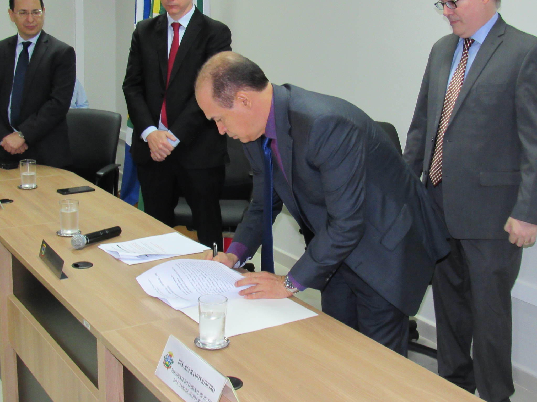 galeria/POSSE DOS PROMOTORES DE JUSTIÇA MARCELO FERRA DE CARVALHO, JORGE DA COSTA LANA E JOSÉ NOBERTO DE MEDEIROS JÚNIOR NO CARGO DE PROCURADOR DE JUSTIÇA - 05/10/2017