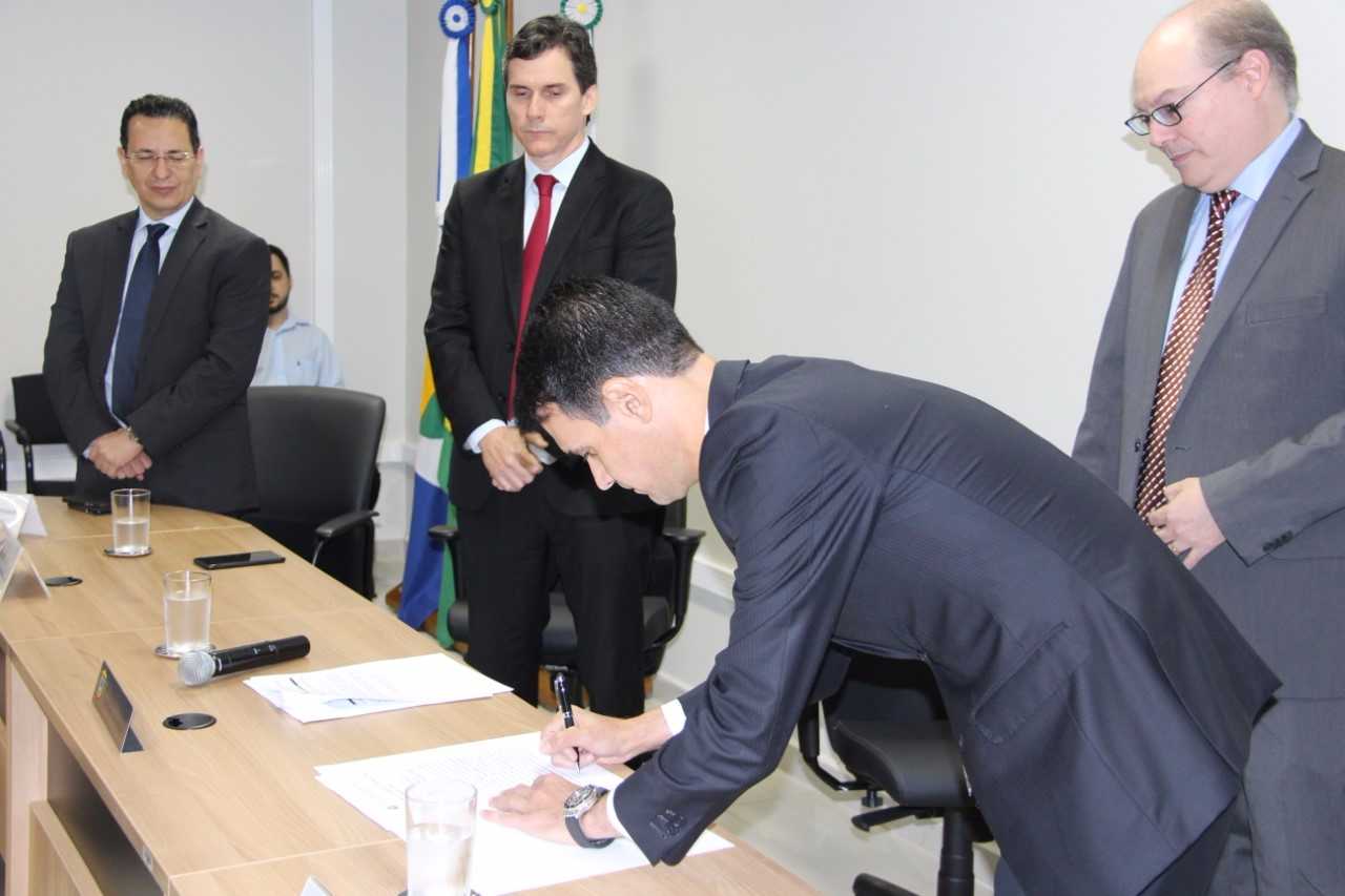 galeria/POSSE DOS PROMOTORES DE JUSTIÇA MARCELO FERRA DE CARVALHO, JORGE DA COSTA LANA E JOSÉ NOBERTO DE MEDEIROS JÚNIOR NO CARGO DE PROCURADOR DE JUSTIÇA - 05/10/2017