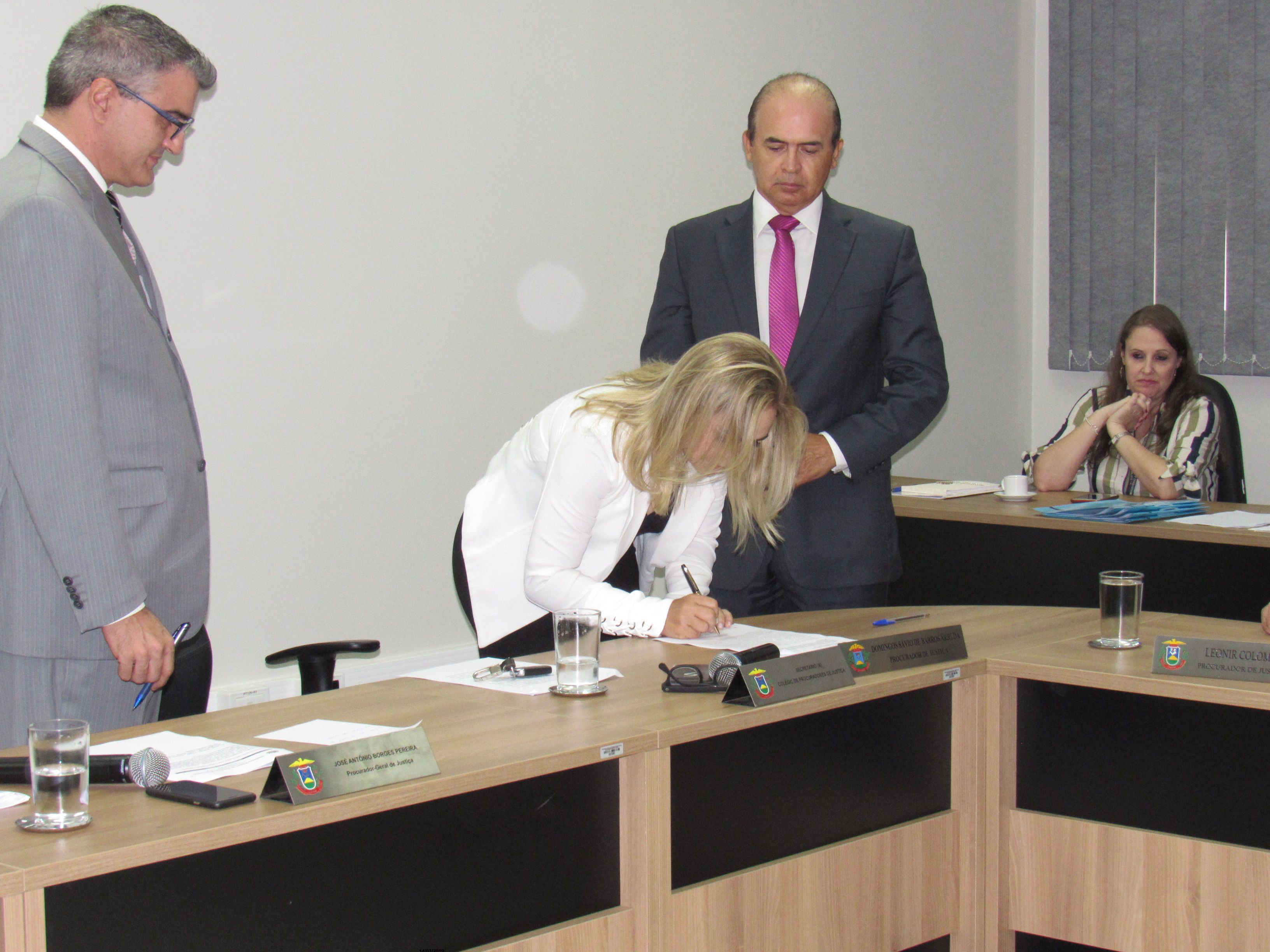 galeria/POSSE DA PROMOTORA DE JUSTIÇA ROSANA MARRA NO CARGO DE PROCURADORA DE JUSTIÇA -14.03.2019