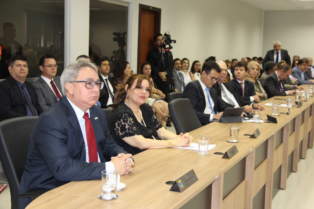 galeria/POSSE DA DRA. ESTHER LOUISE ASVOLINSQUE PEIXOTO PARA O CARGO DE PROCURADORA DE JUSTIÇA - 03.10.2019