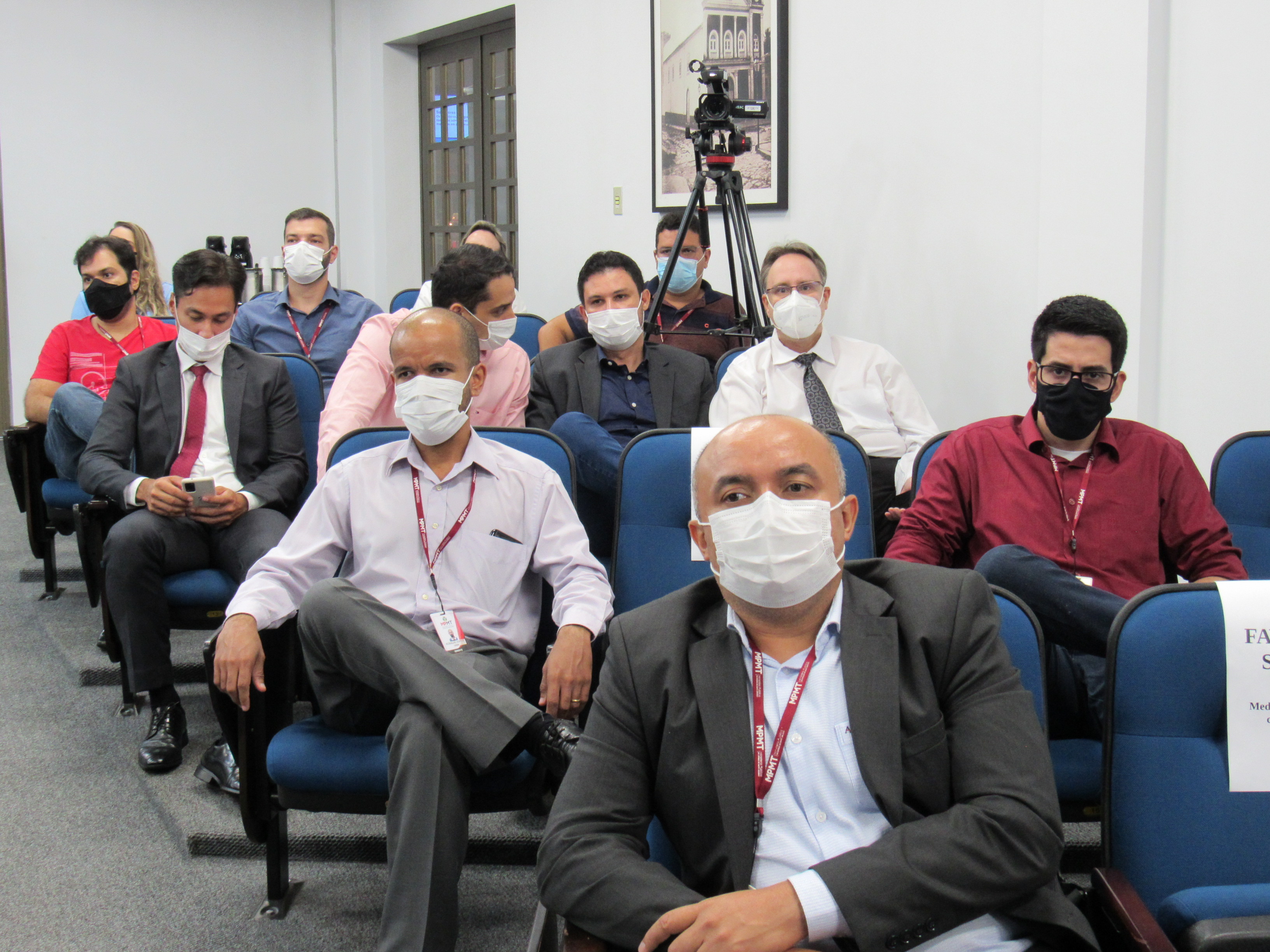 galeria/CEAF COMO ESCOLA DE GOVERNO, LANÇAMENTO DE REVISTA E PALESTRA SOBRE COVID 19