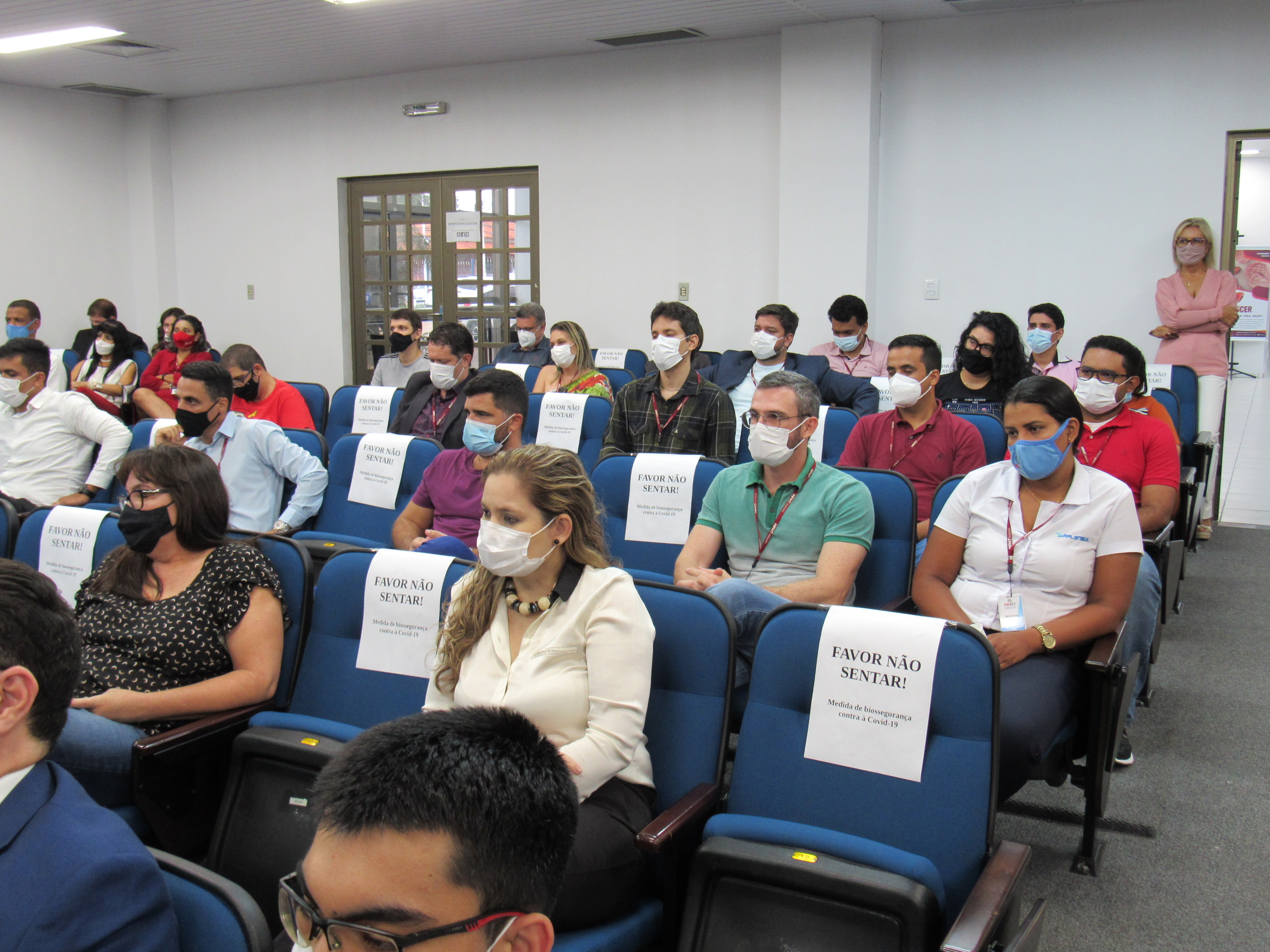 galeria/CEAF COMO ESCOLA DE GOVERNO, LANÇAMENTO DE REVISTA E PALESTRA SOBRE COVID 19