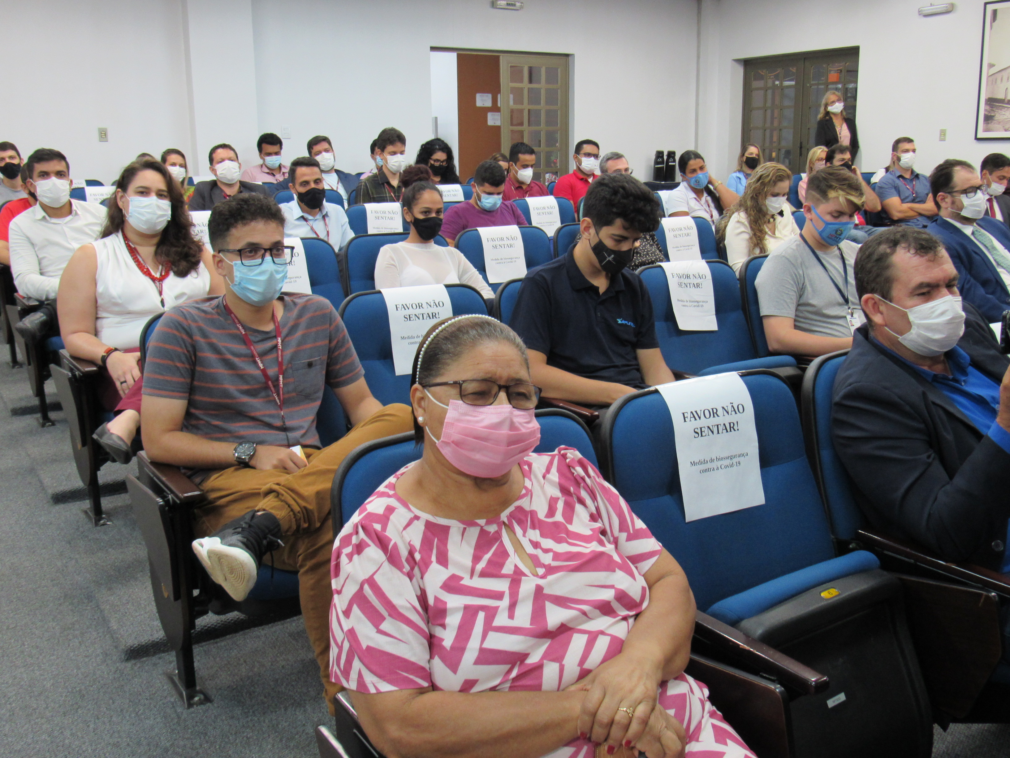 galeria/CEAF COMO ESCOLA DE GOVERNO, LANÇAMENTO DE REVISTA E PALESTRA SOBRE COVID 19