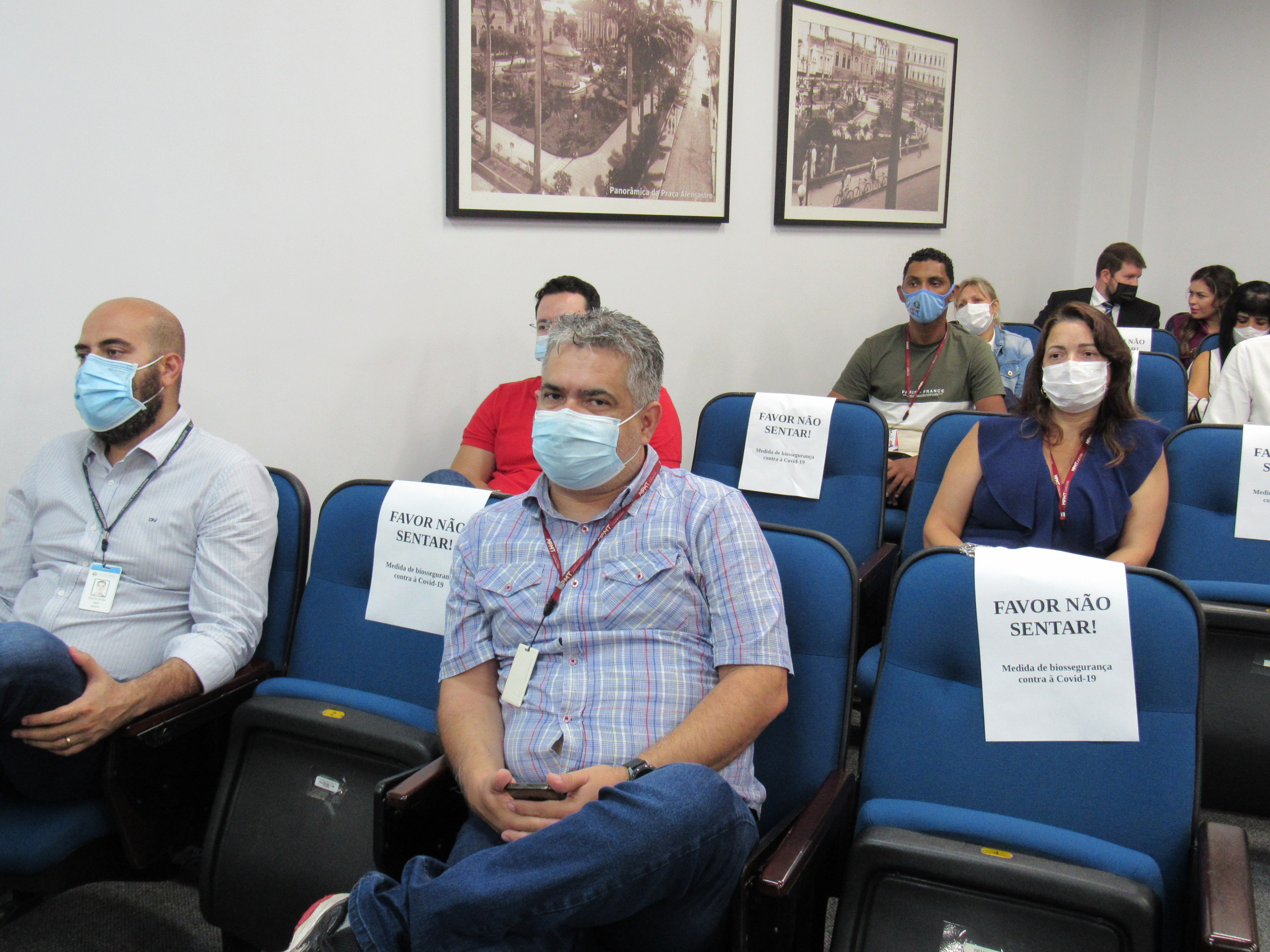 galeria/CEAF COMO ESCOLA DE GOVERNO, LANÇAMENTO DE REVISTA E PALESTRA SOBRE COVID 19