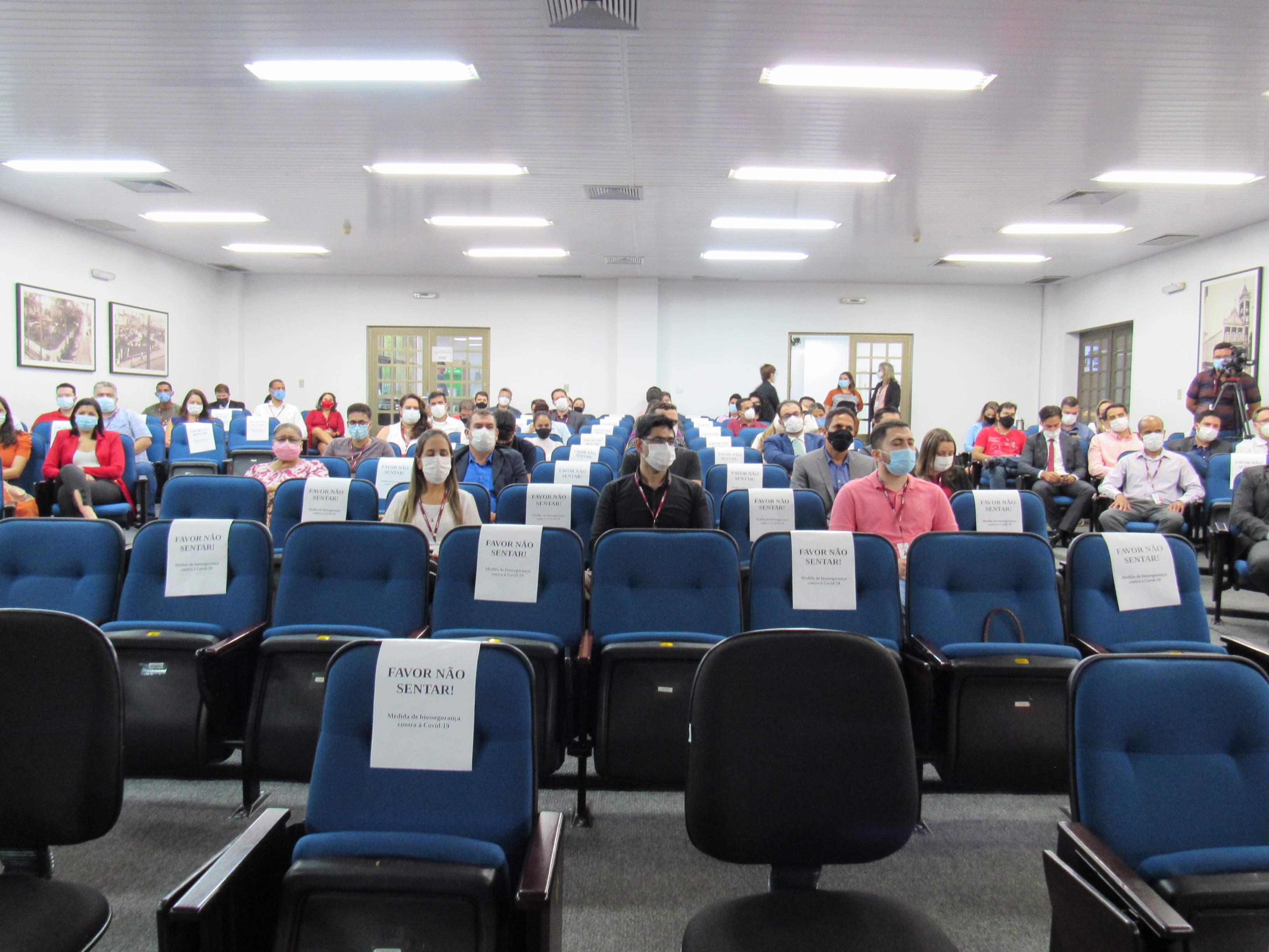 galeria/CEAF COMO ESCOLA DE GOVERNO, LANÇAMENTO DE REVISTA E PALESTRA SOBRE COVID 19