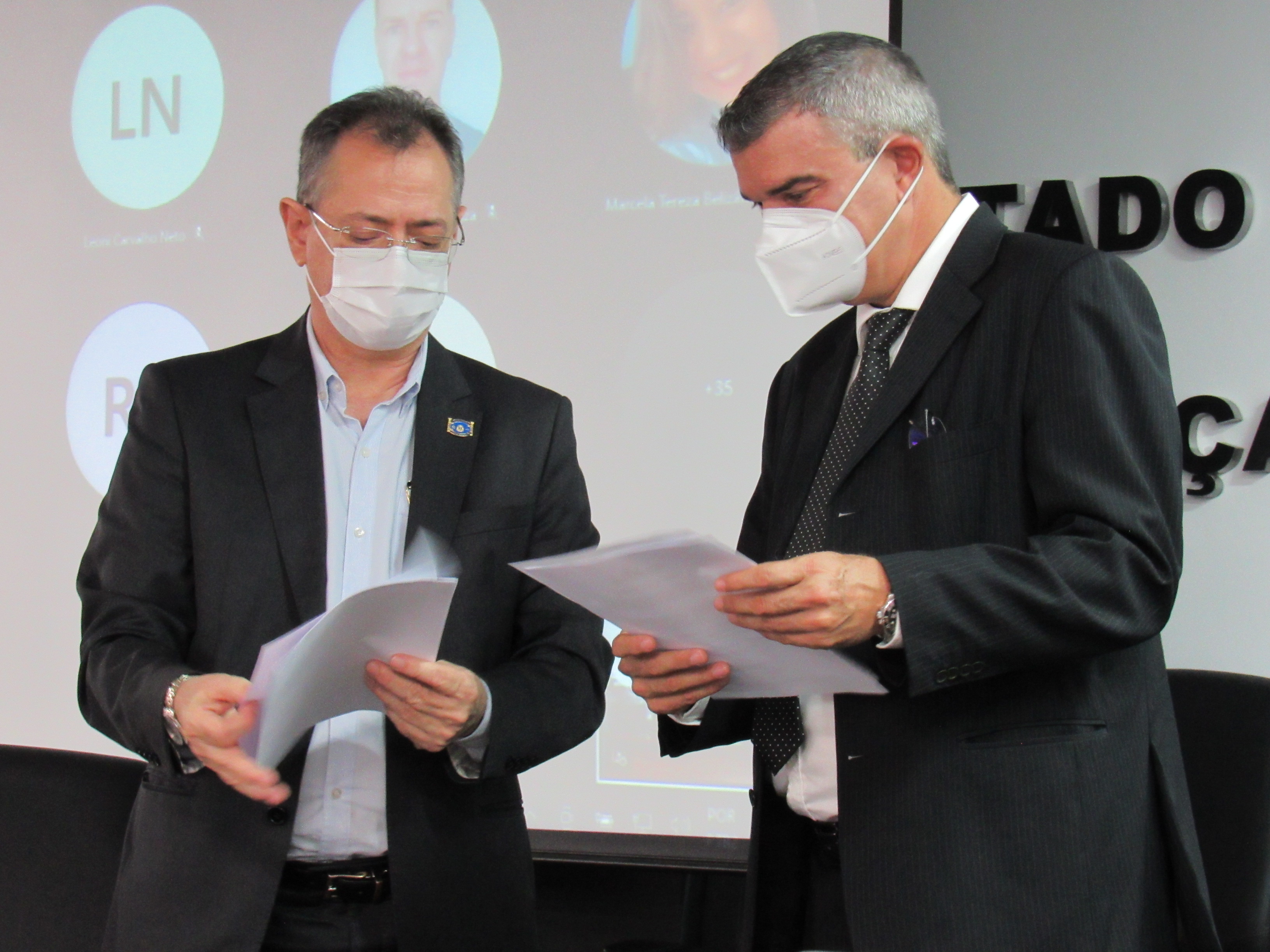 galeria/CEAF COMO ESCOLA DE GOVERNO, LANÇAMENTO DE REVISTA E PALESTRA SOBRE COVID 19