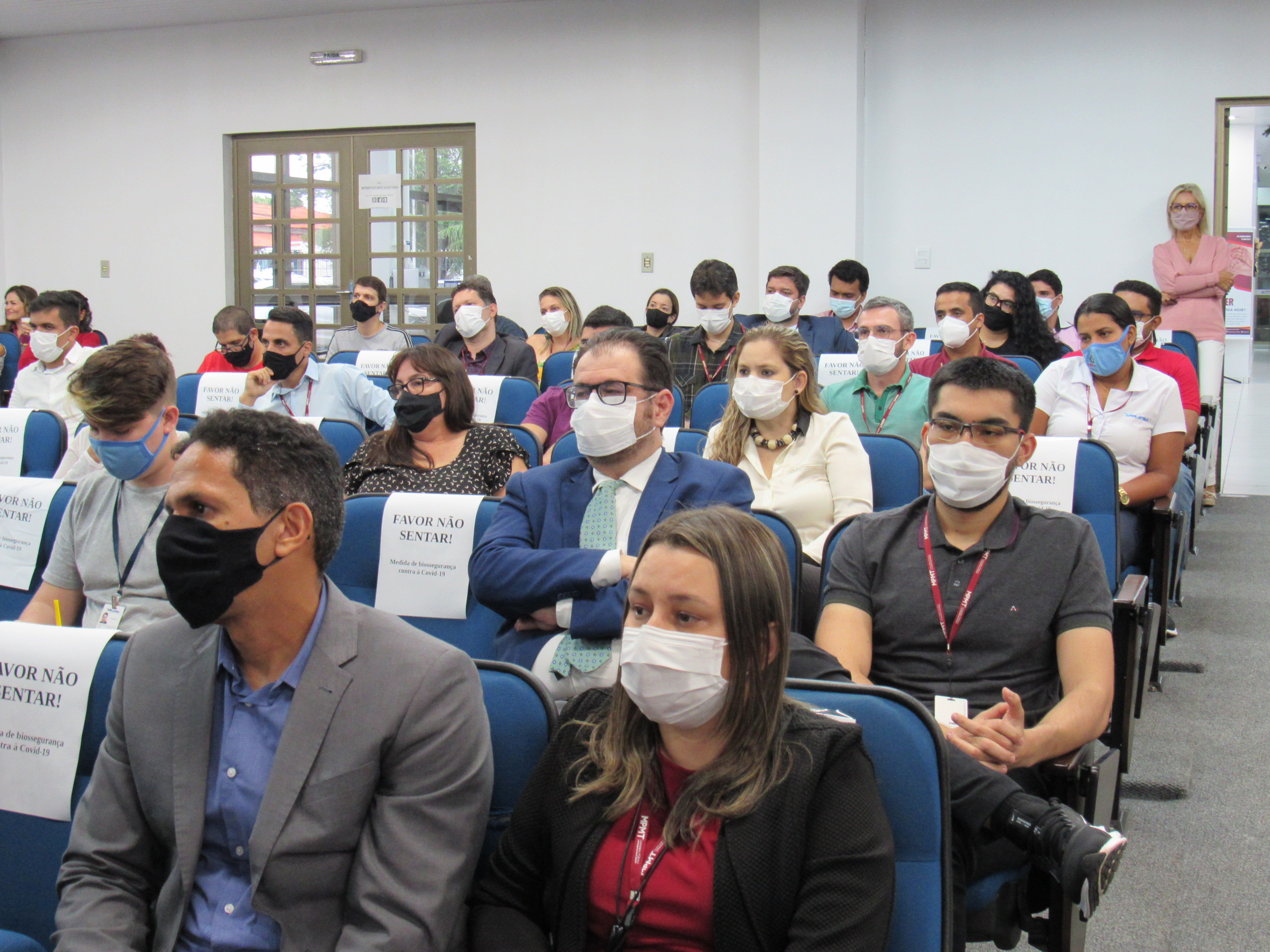 galeria/CEAF COMO ESCOLA DE GOVERNO, LANÇAMENTO DE REVISTA E PALESTRA SOBRE COVID 19
