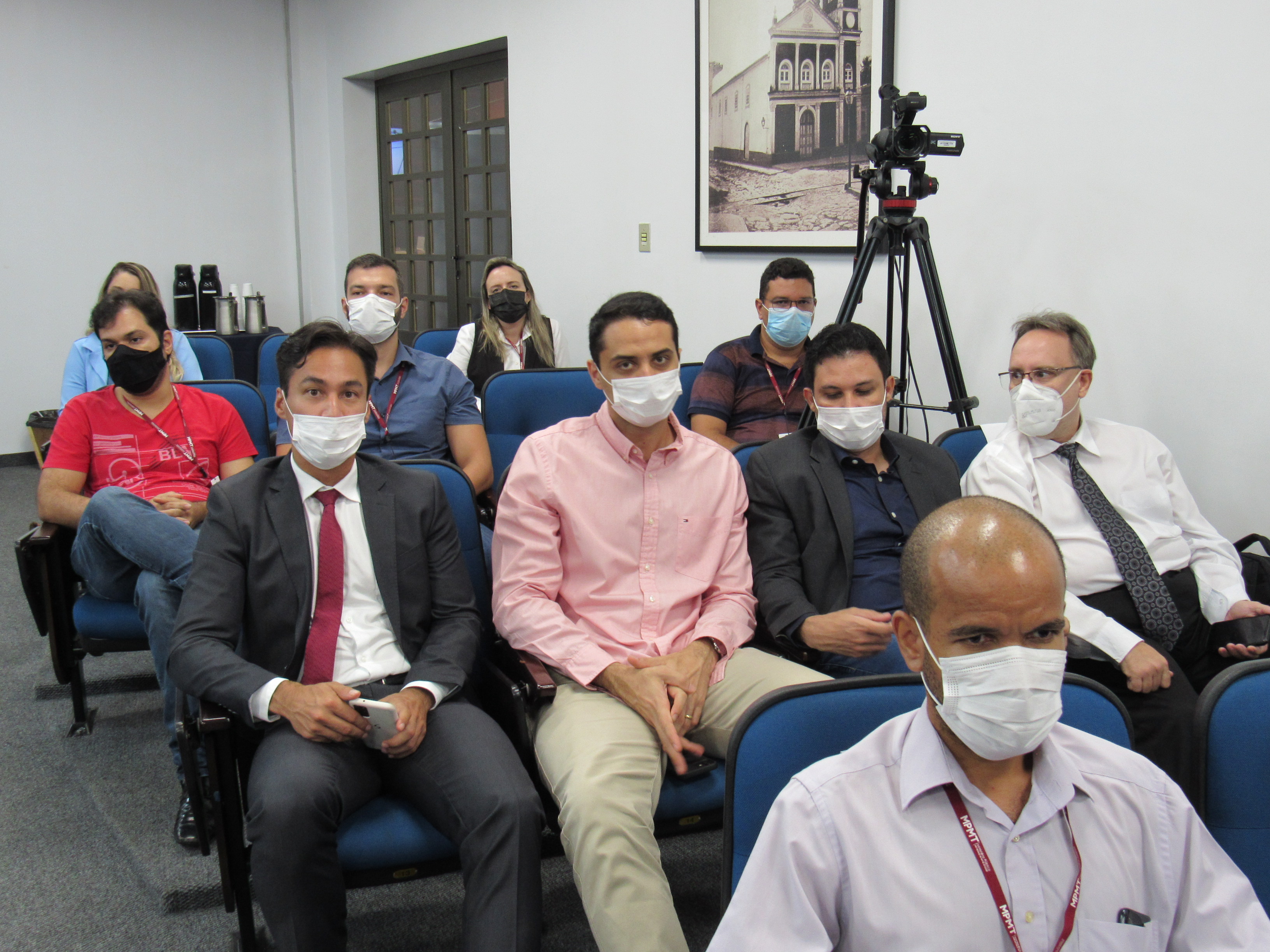 galeria/CEAF COMO ESCOLA DE GOVERNO, LANÇAMENTO DE REVISTA E PALESTRA SOBRE COVID 19