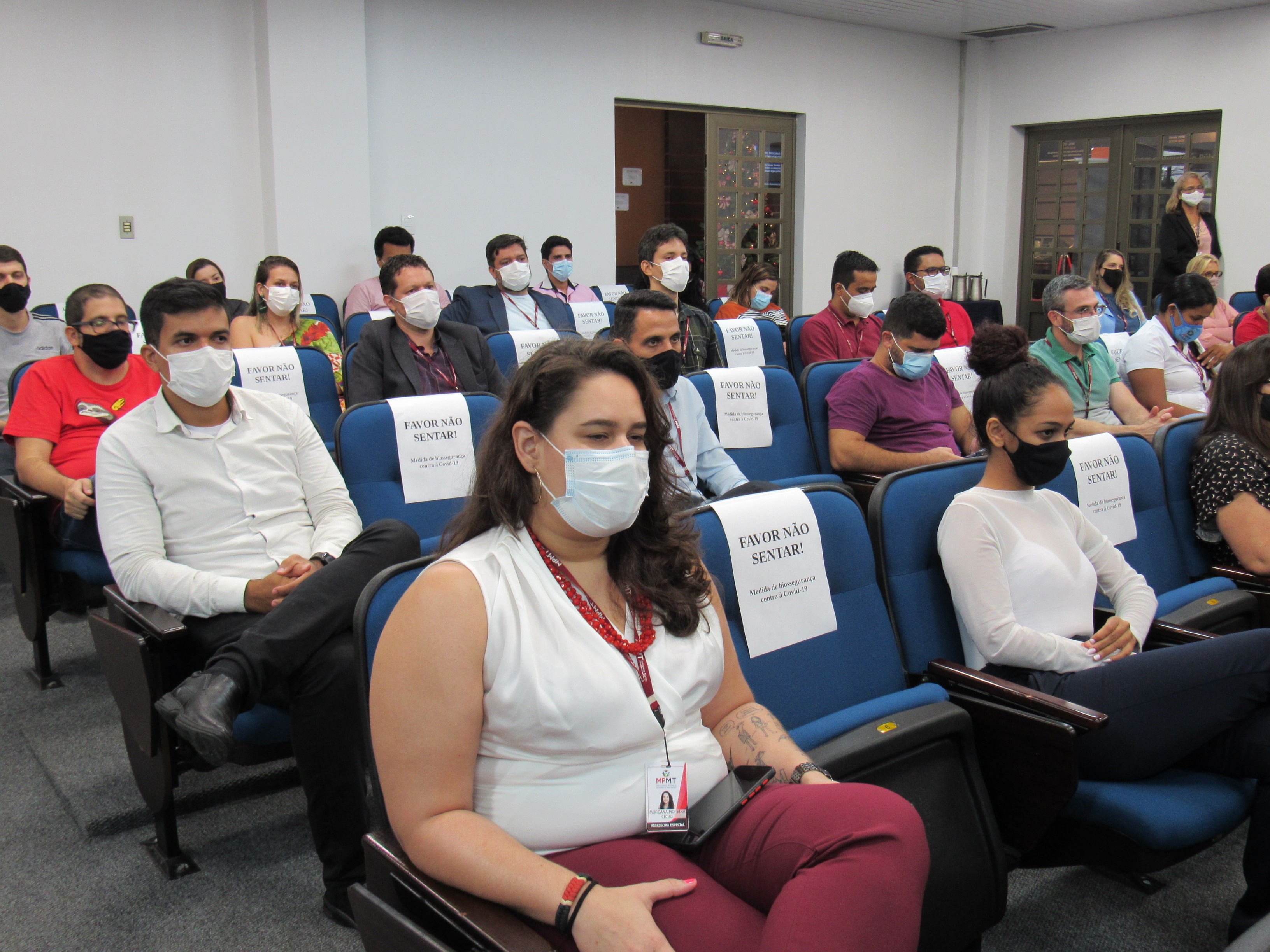 galeria/CEAF COMO ESCOLA DE GOVERNO, LANÇAMENTO DE REVISTA E PALESTRA SOBRE COVID 19