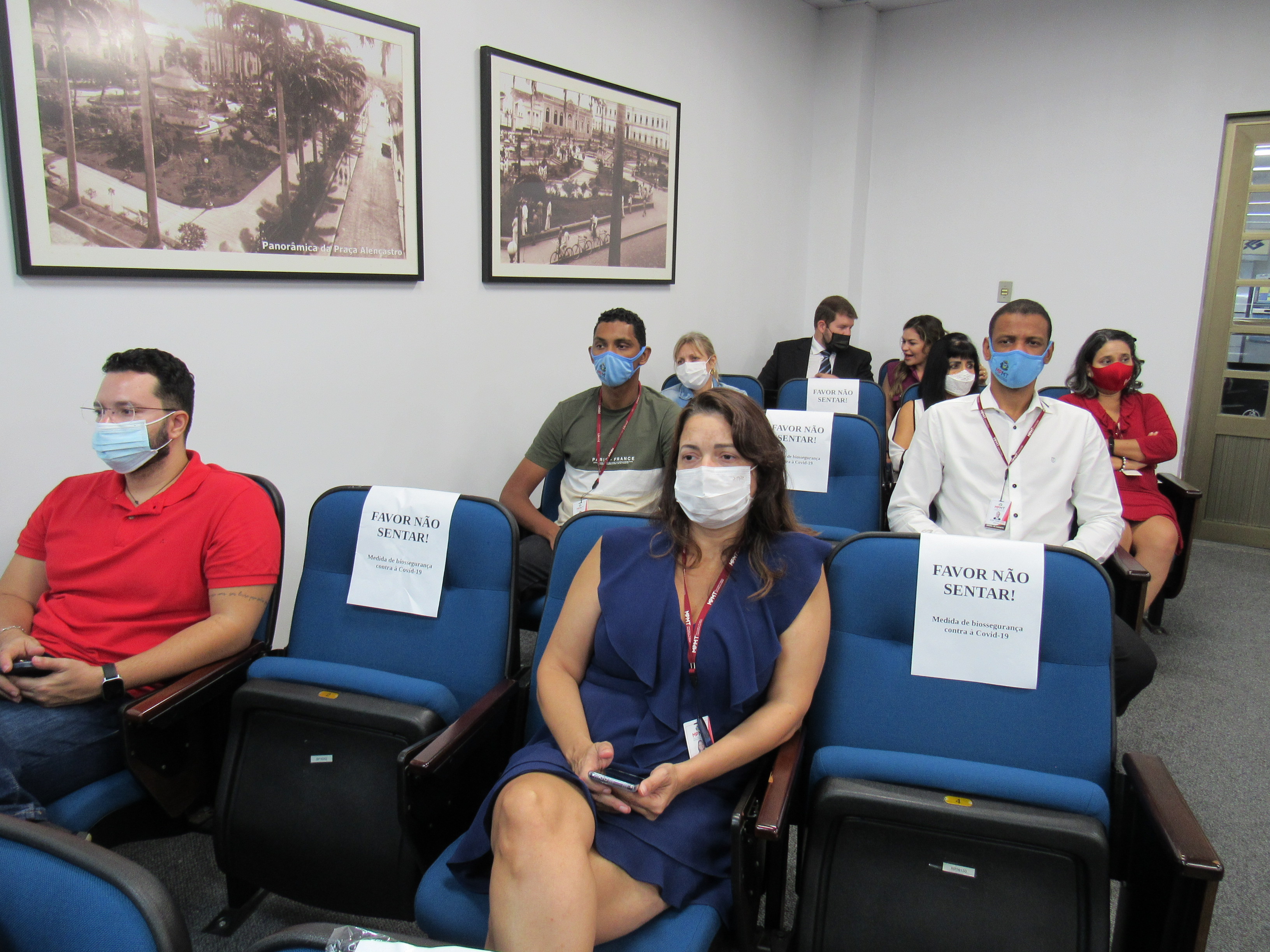 galeria/CEAF COMO ESCOLA DE GOVERNO, LANÇAMENTO DE REVISTA E PALESTRA SOBRE COVID 19