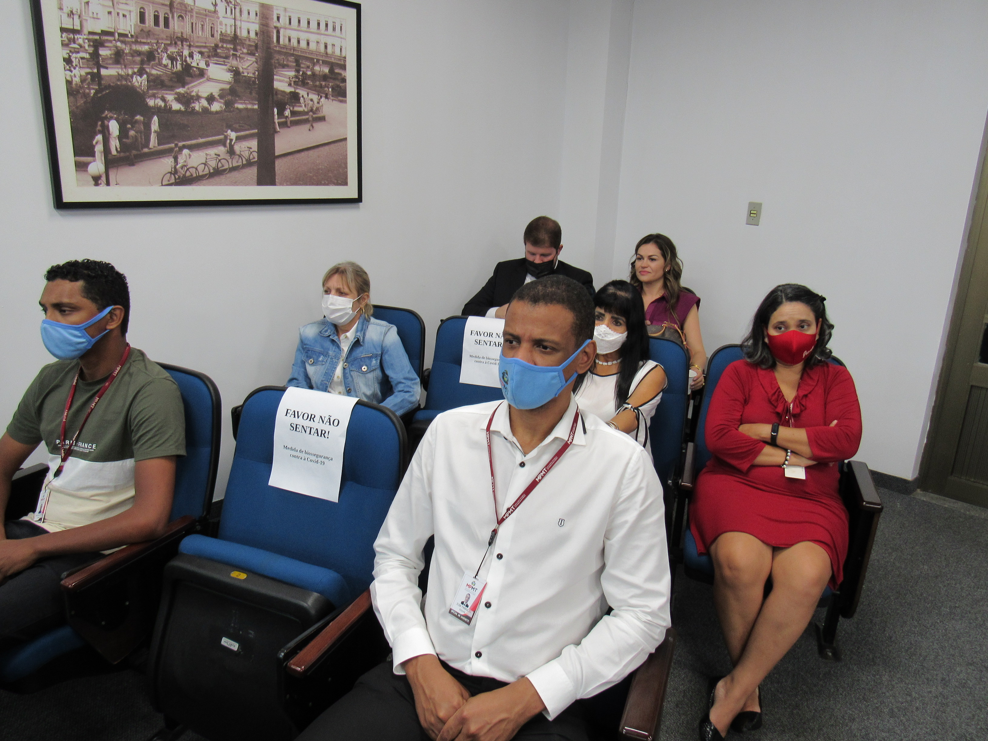 galeria/CEAF COMO ESCOLA DE GOVERNO, LANÇAMENTO DE REVISTA E PALESTRA SOBRE COVID 19