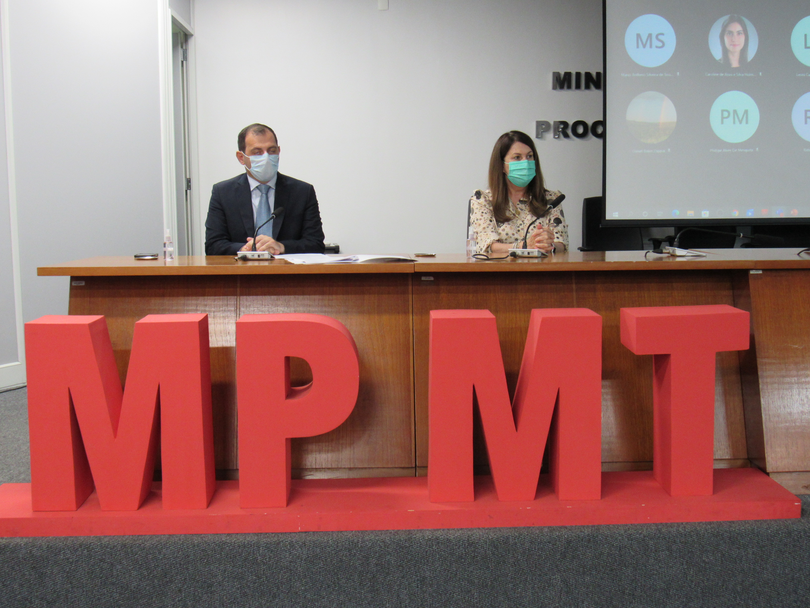 galeria/CEAF COMO ESCOLA DE GOVERNO, LANÇAMENTO DE REVISTA E PALESTRA SOBRE COVID 19