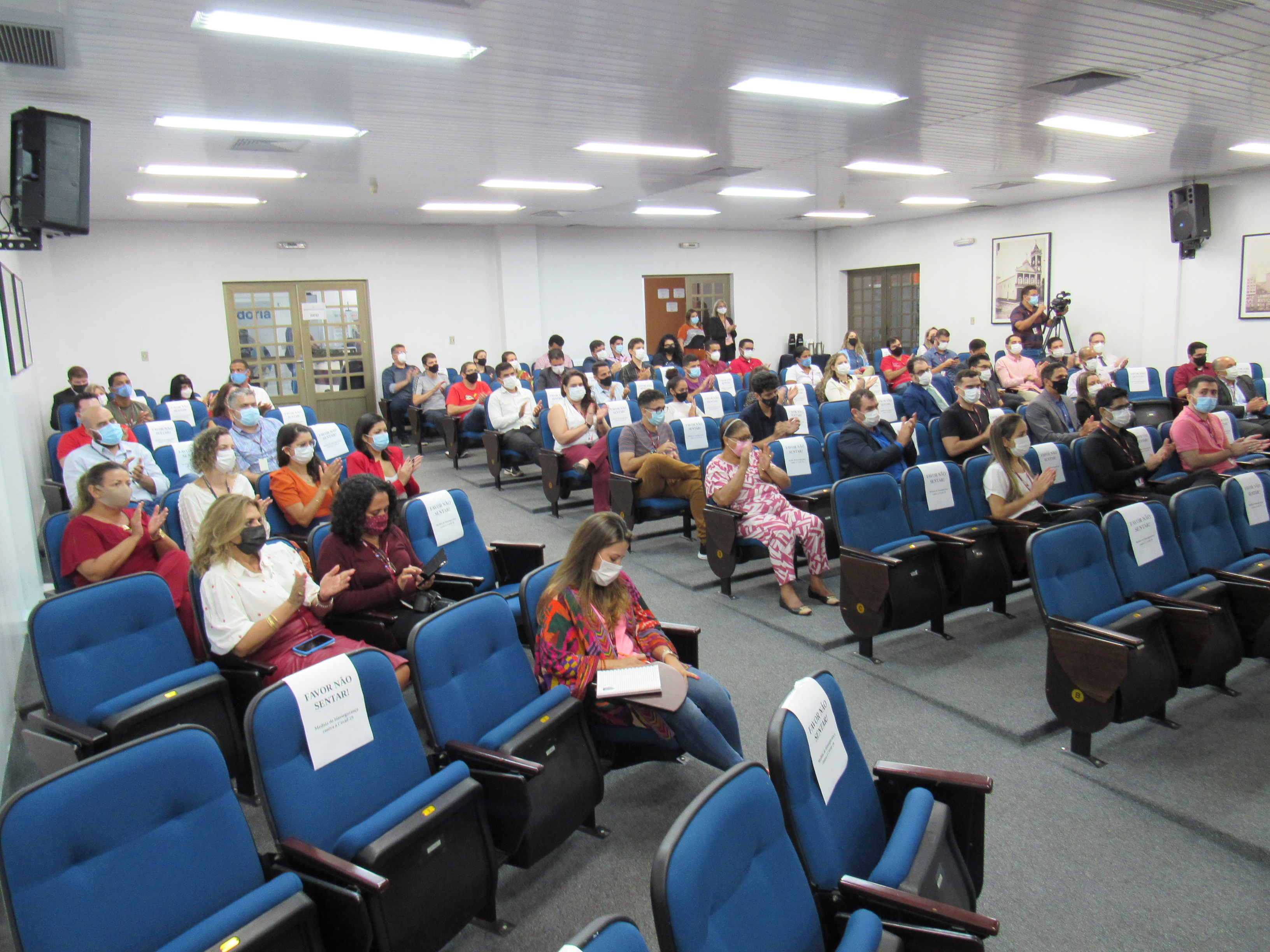 galeria/CEAF COMO ESCOLA DE GOVERNO, LANÇAMENTO DE REVISTA E PALESTRA SOBRE COVID 19