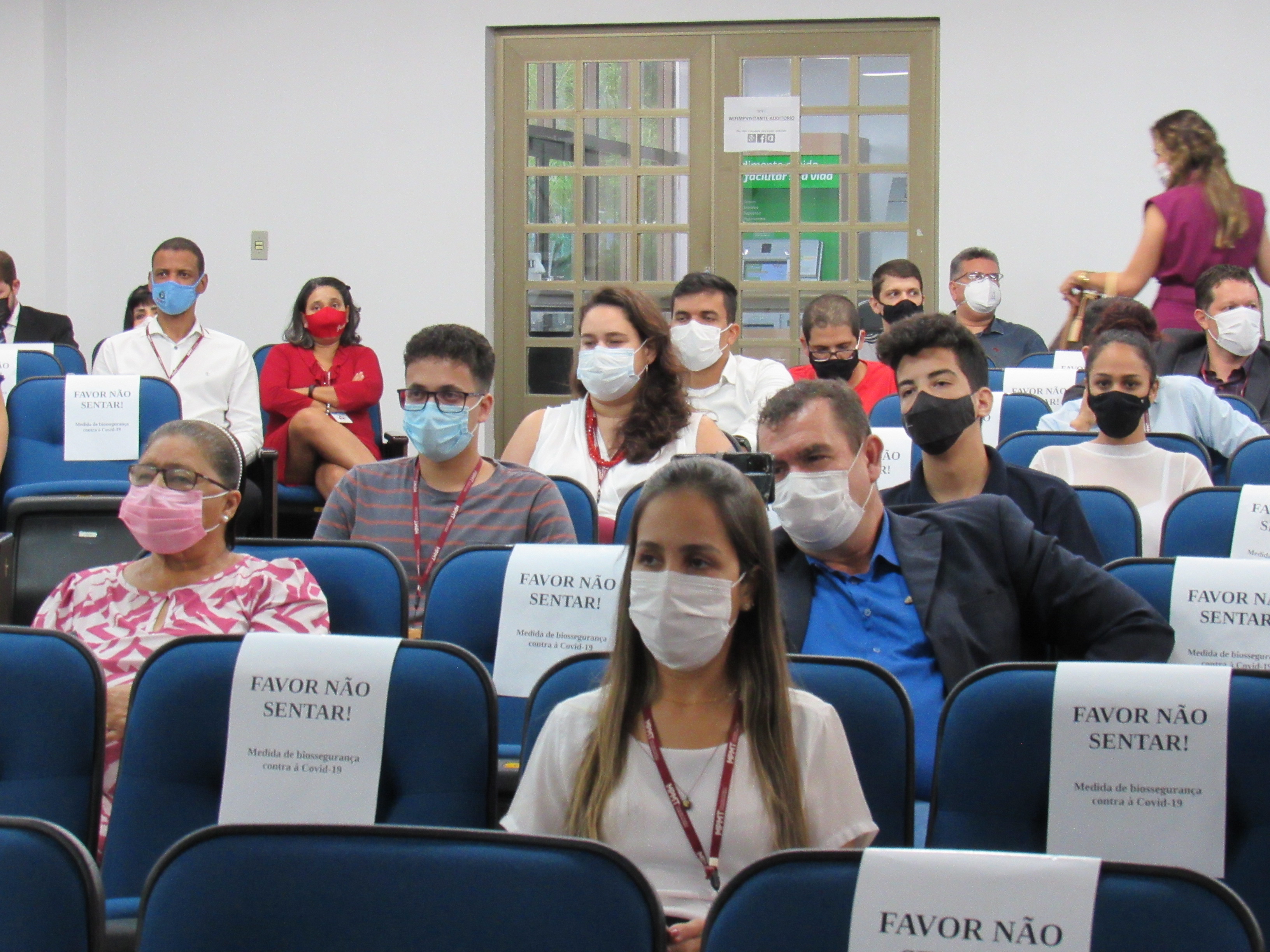 galeria/CEAF COMO ESCOLA DE GOVERNO, LANÇAMENTO DE REVISTA E PALESTRA SOBRE COVID 19