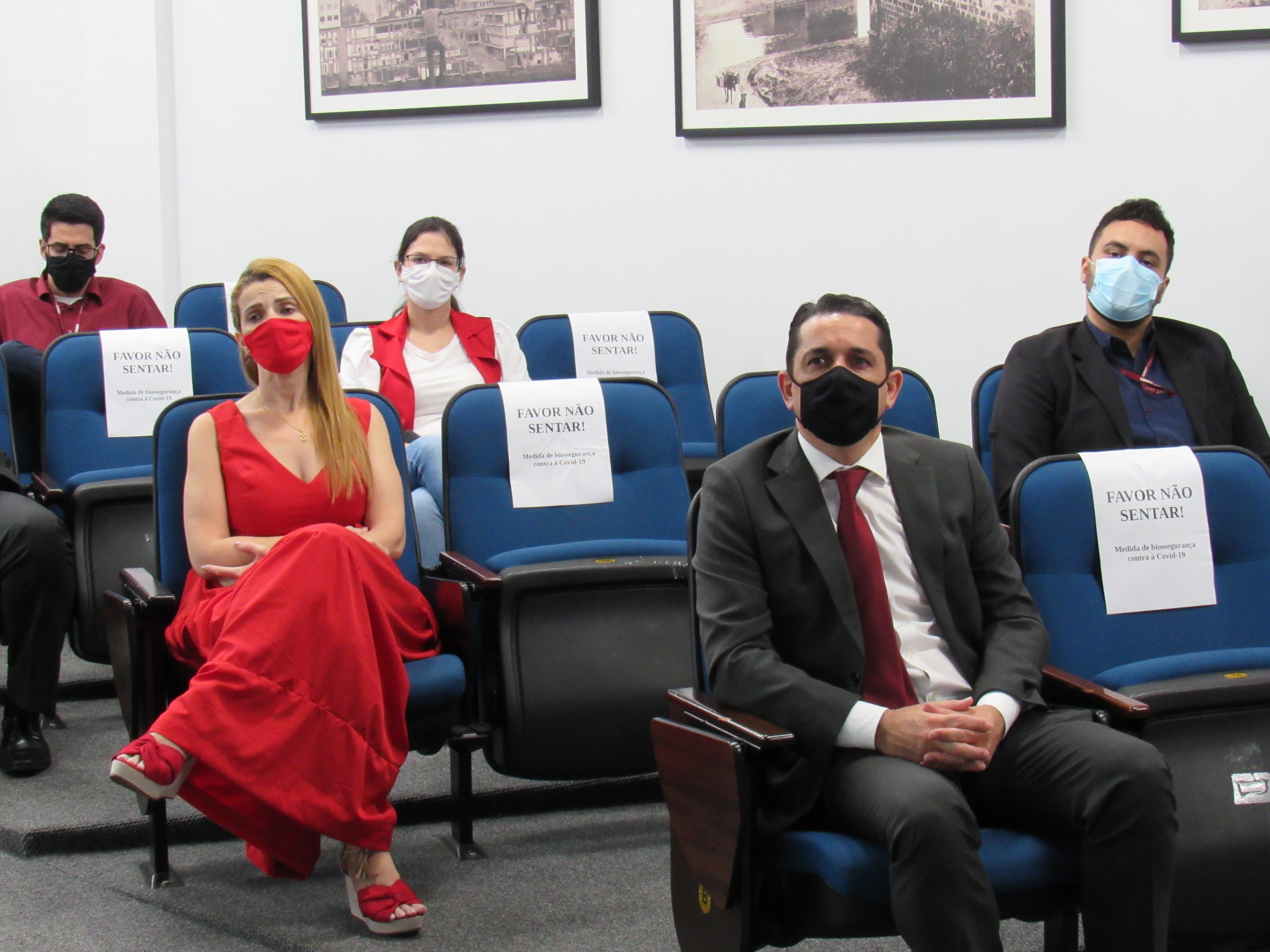 galeria/CEAF COMO ESCOLA DE GOVERNO, LANÇAMENTO DE REVISTA E PALESTRA SOBRE COVID 19