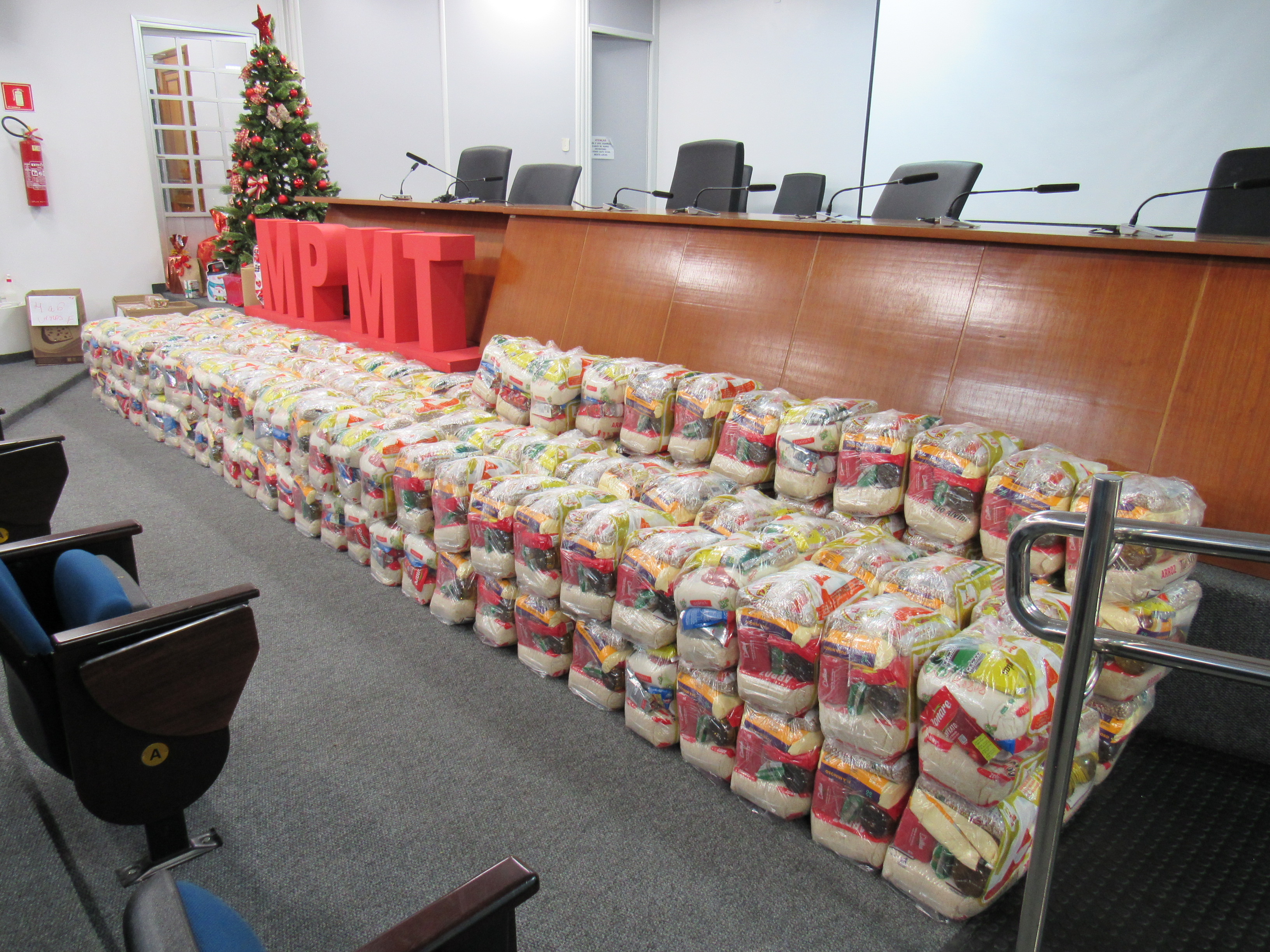 galeria/CONFRATERNIZAÇÃO DE NATAL DE TERCEIRIZADOS