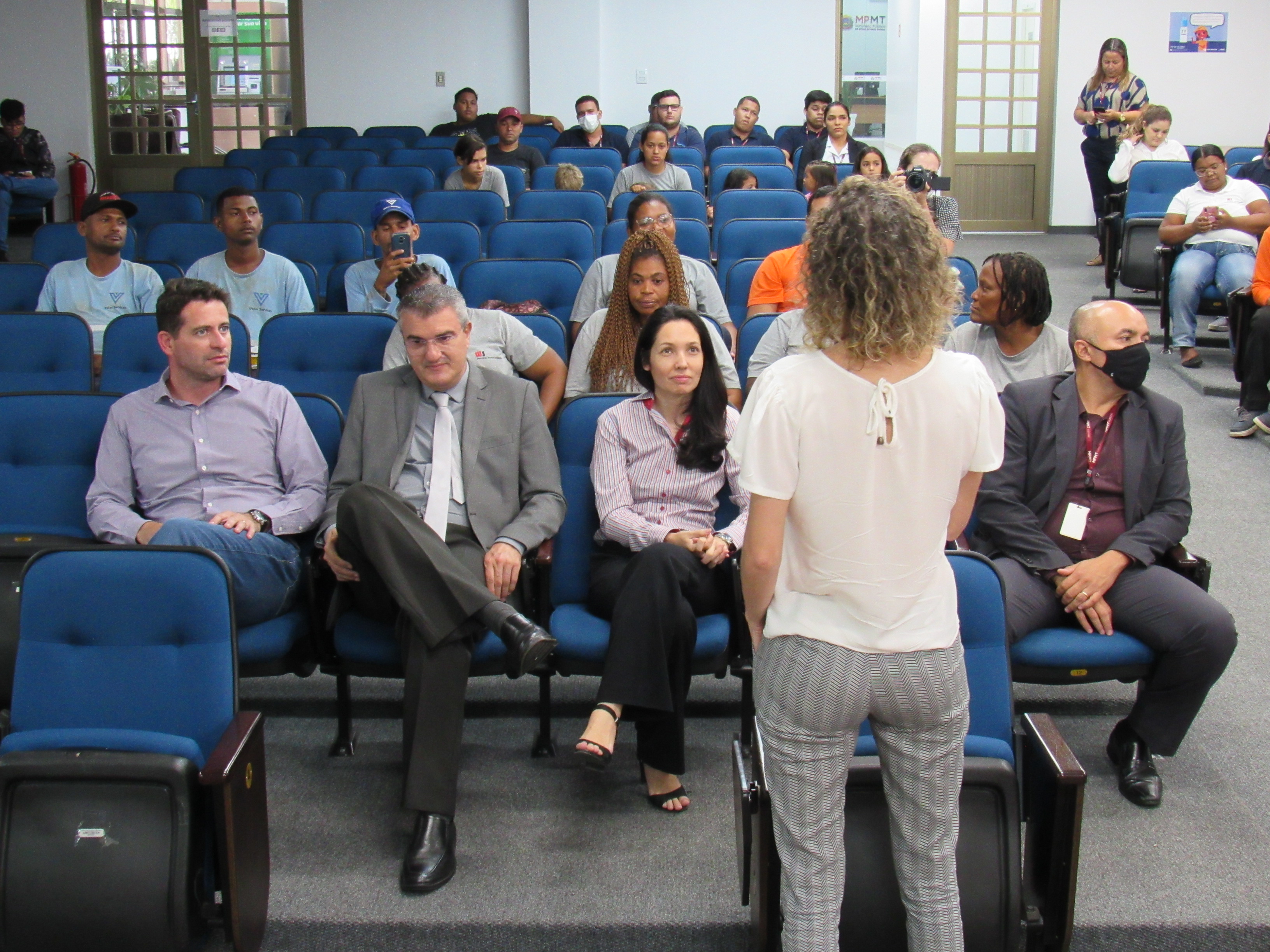 galeria/CONFRATERNIZAÇÃO DE NATAL DE TERCEIRIZADOS