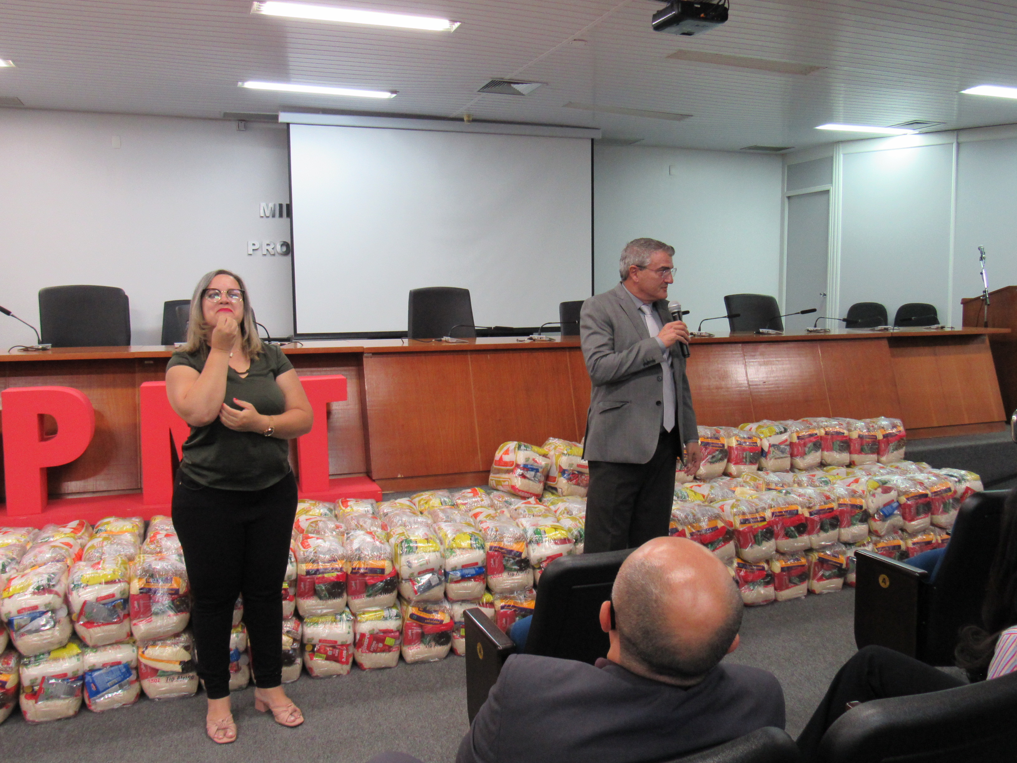 galeria/CONFRATERNIZAÇÃO DE NATAL DE TERCEIRIZADOS