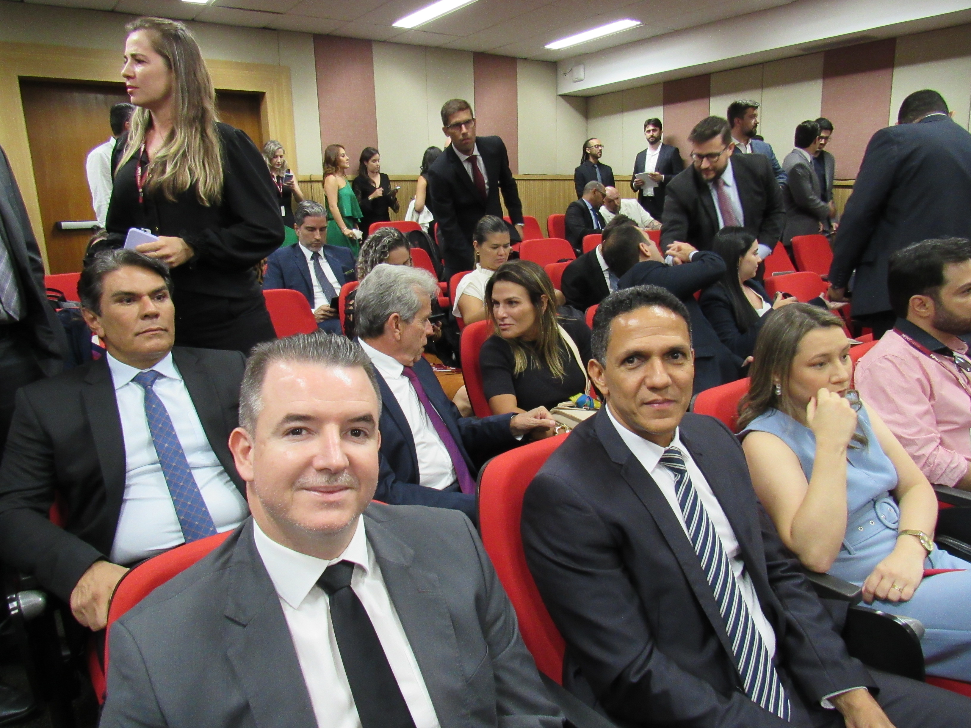 galeria/POSSE DO PGJ DR. DEOSDETE CRUZ JÚNIOR