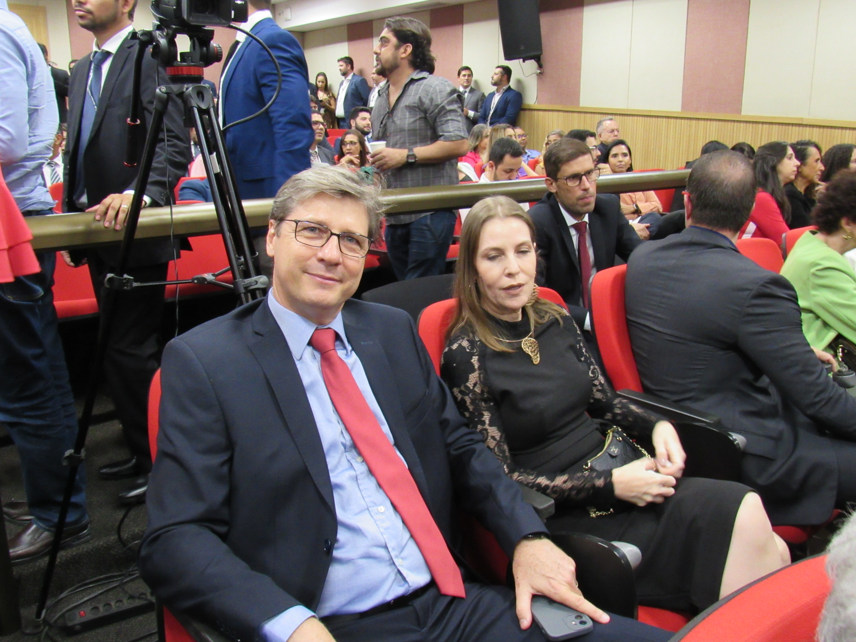 galeria/POSSE DO PGJ DR. DEOSDETE CRUZ JÚNIOR