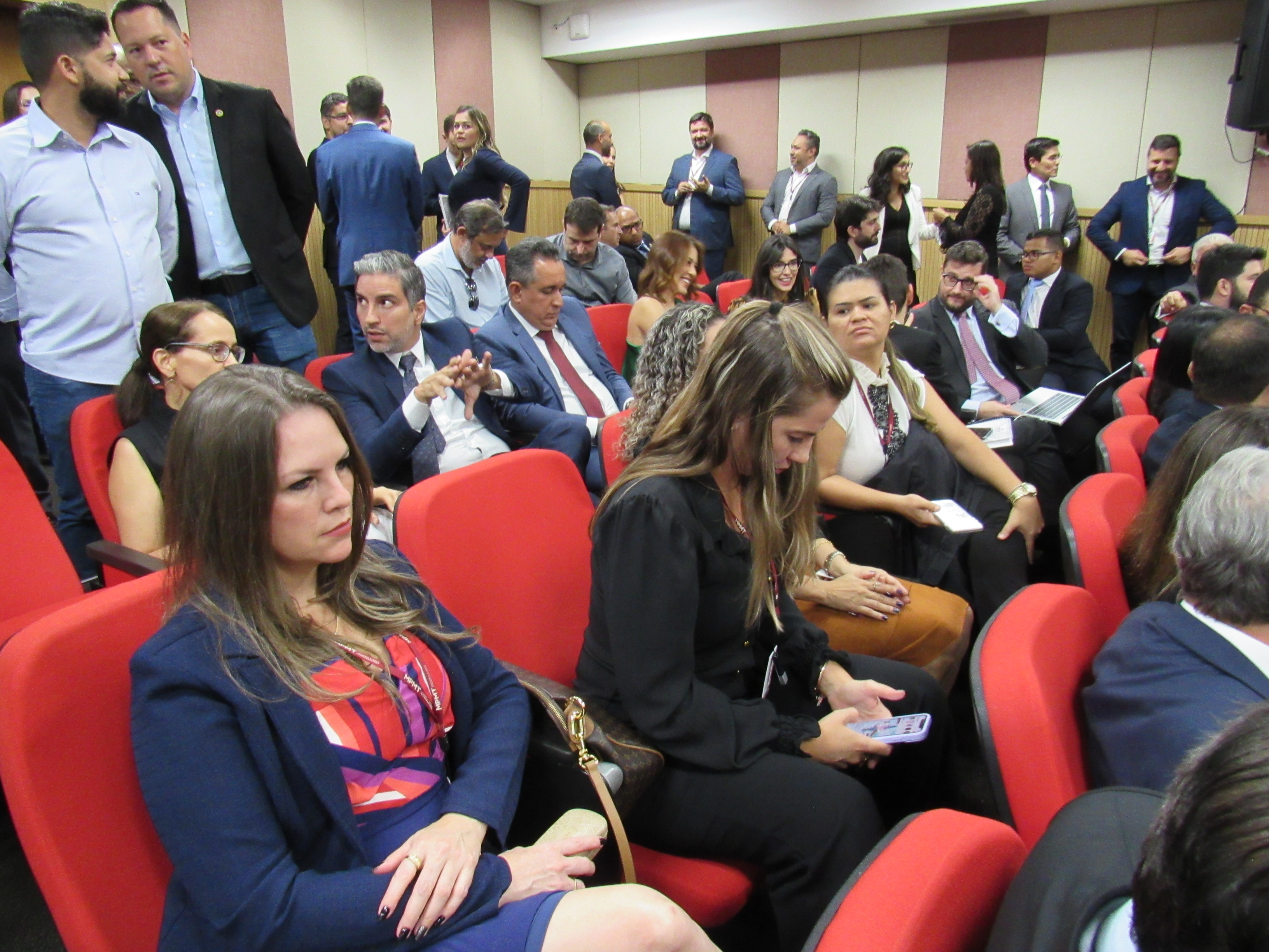 galeria/POSSE DO PGJ DR. DEOSDETE CRUZ JÚNIOR