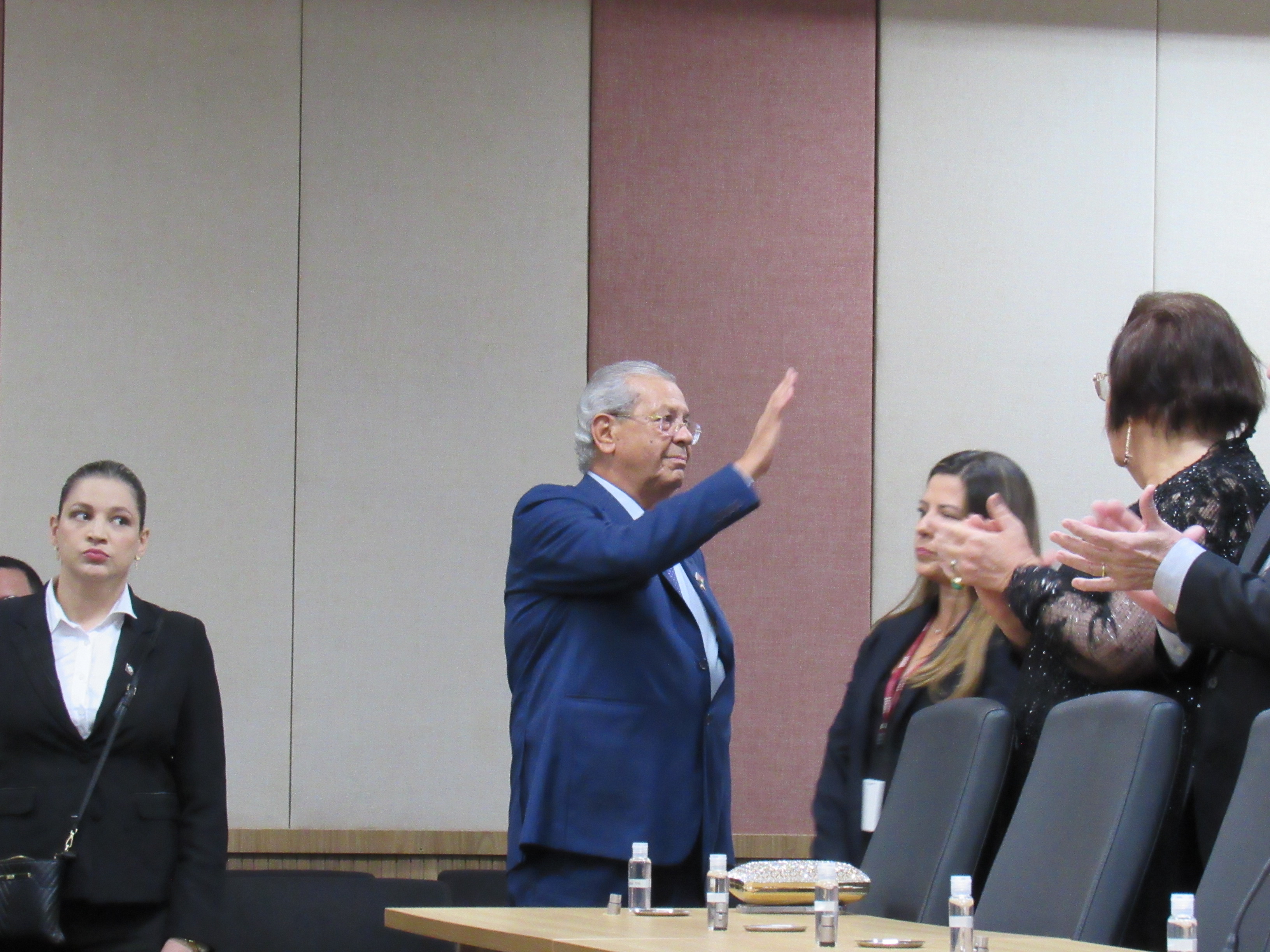 galeria/POSSE DO PGJ DR. DEOSDETE CRUZ JÚNIOR