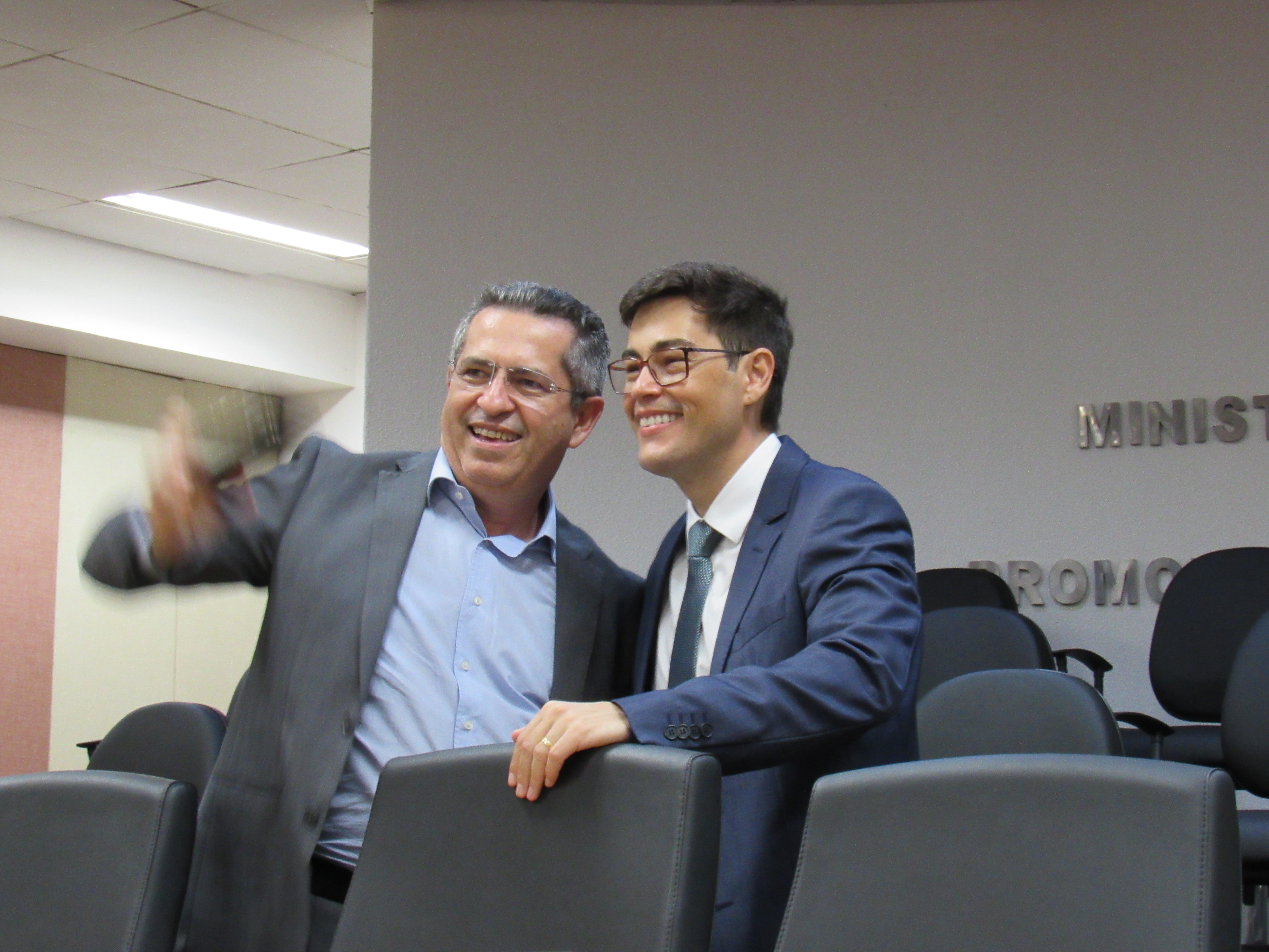 galeria/POSSE DO PGJ DR. DEOSDETE CRUZ JÚNIOR