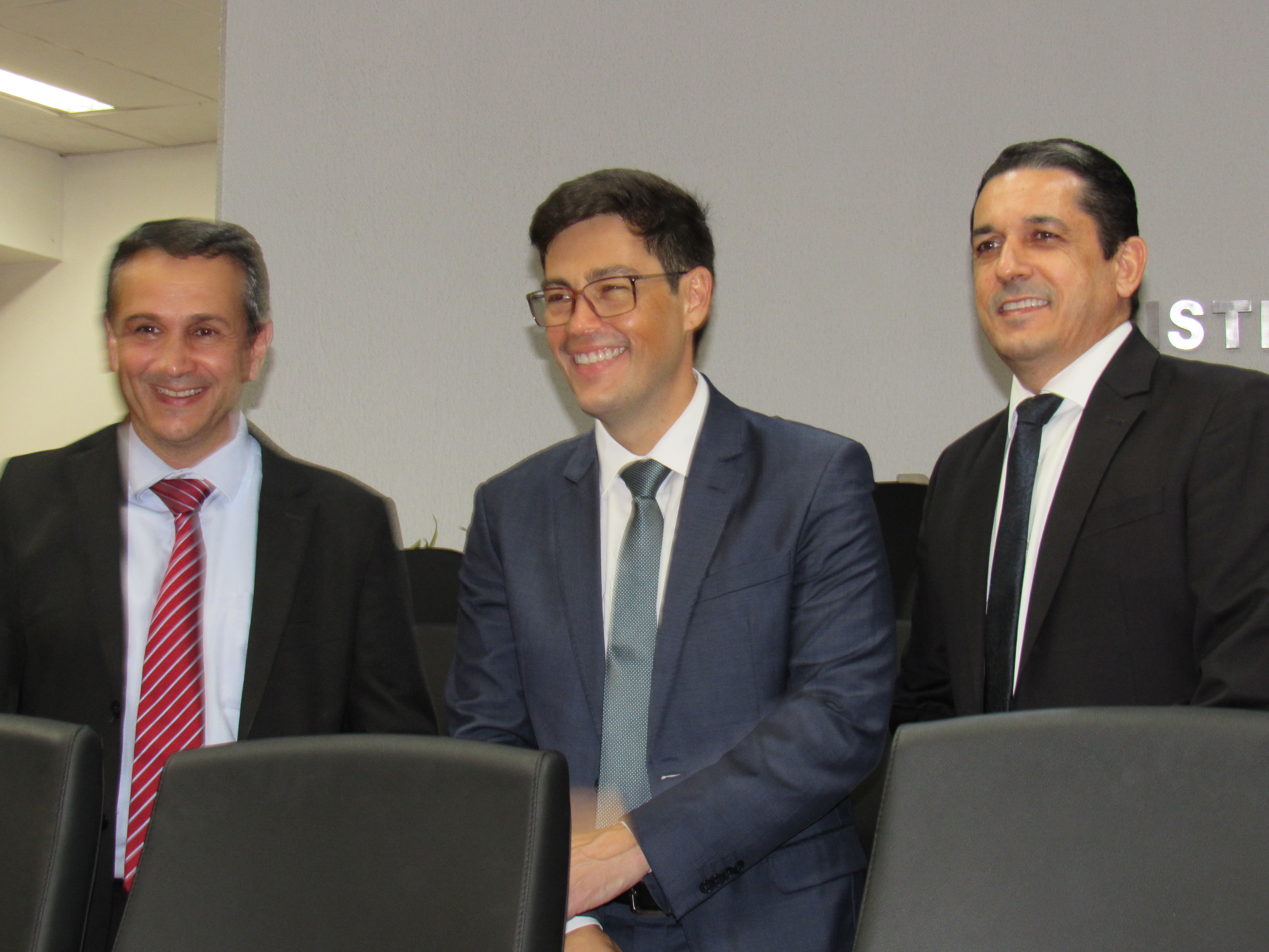 galeria/POSSE DO PGJ DR. DEOSDETE CRUZ JÚNIOR