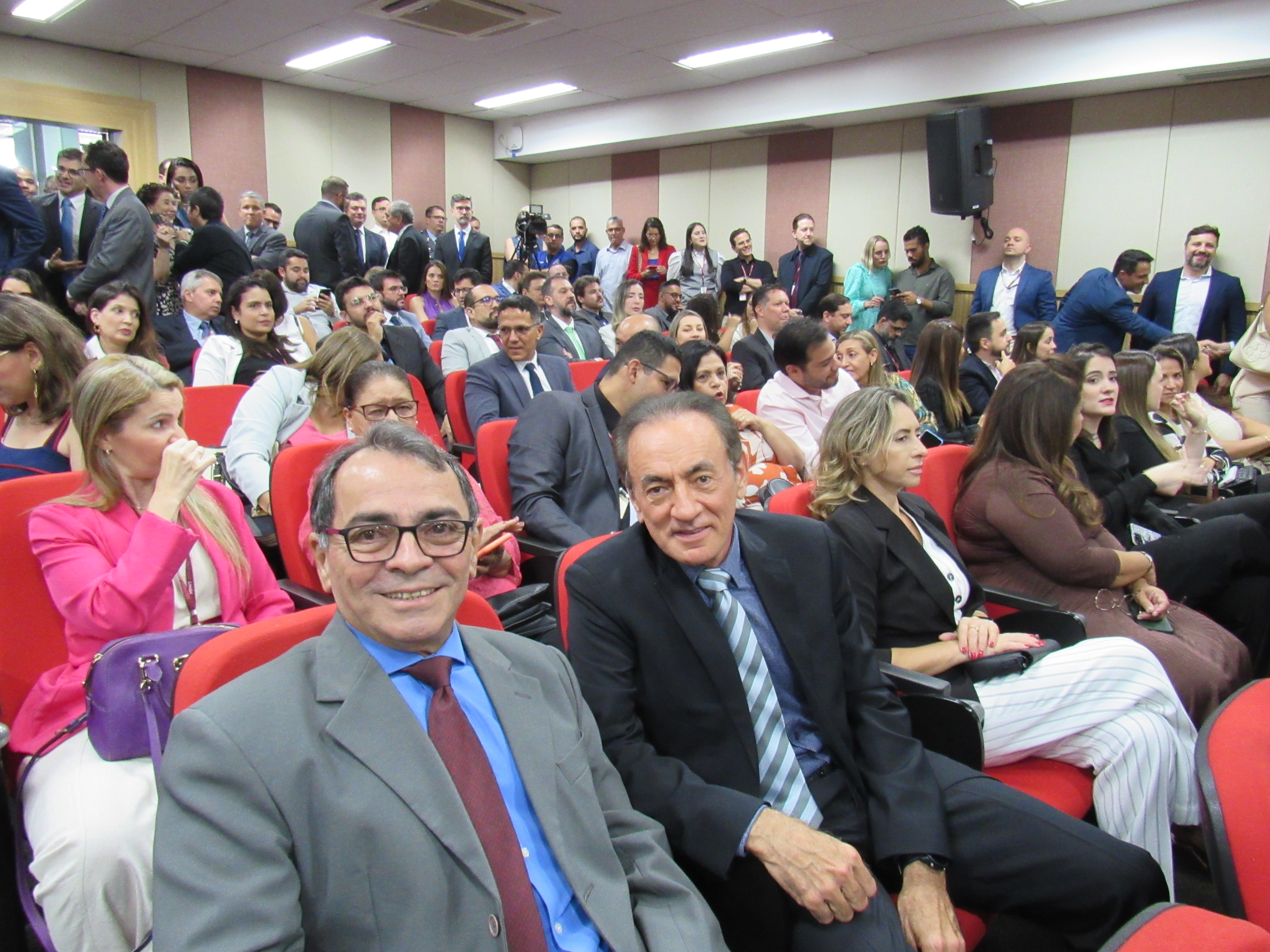 galeria/POSSE DO DR RODRIGO COMO PGJ