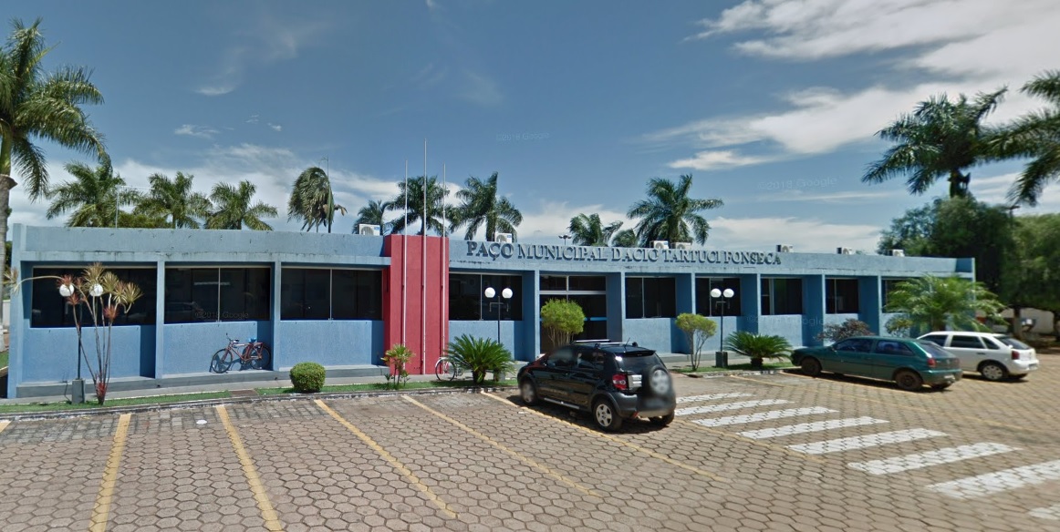 Fachada da prefeitura de Ouvidor